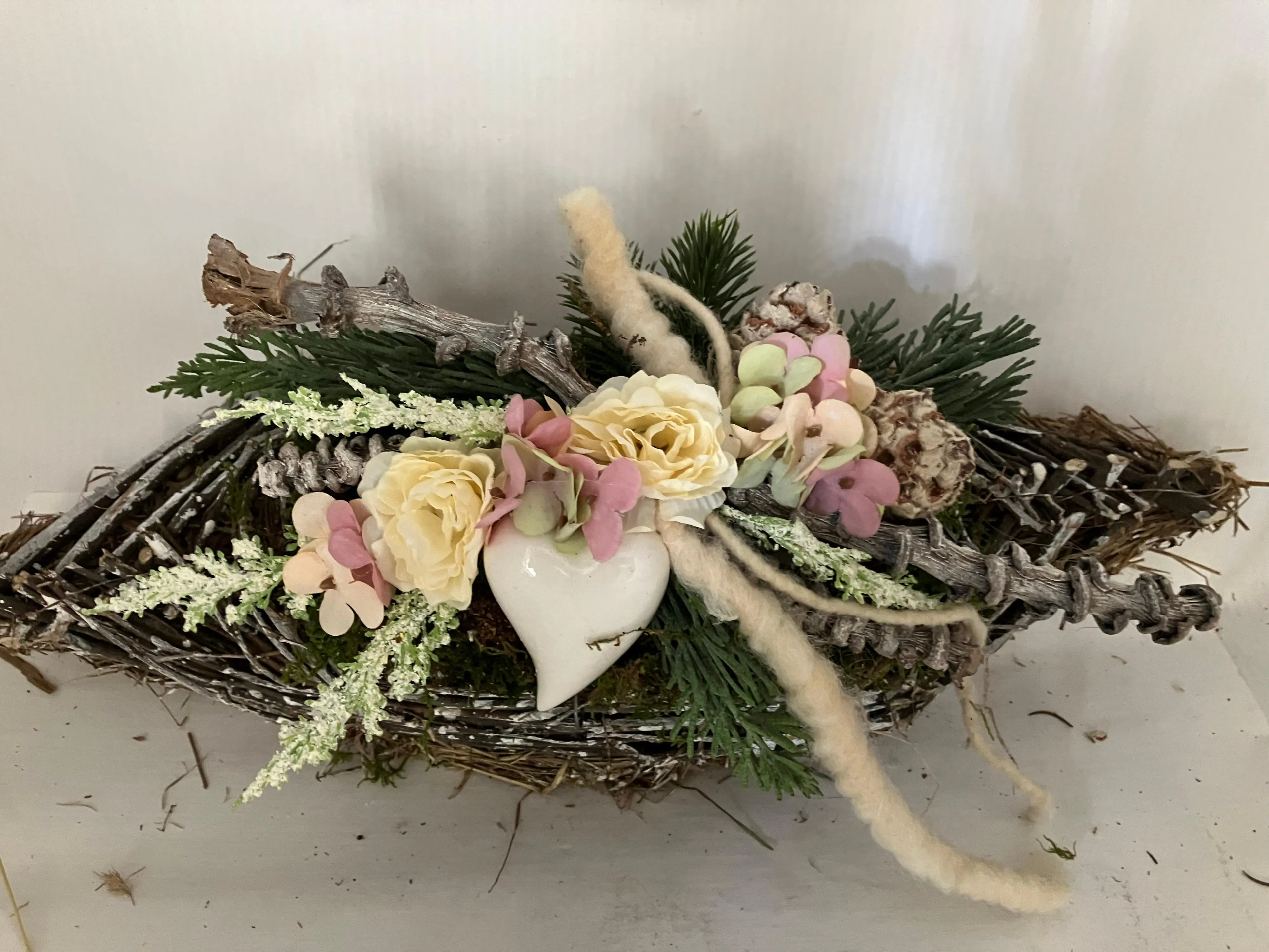 Arrangement Grabgesteck Schiff 40 cm