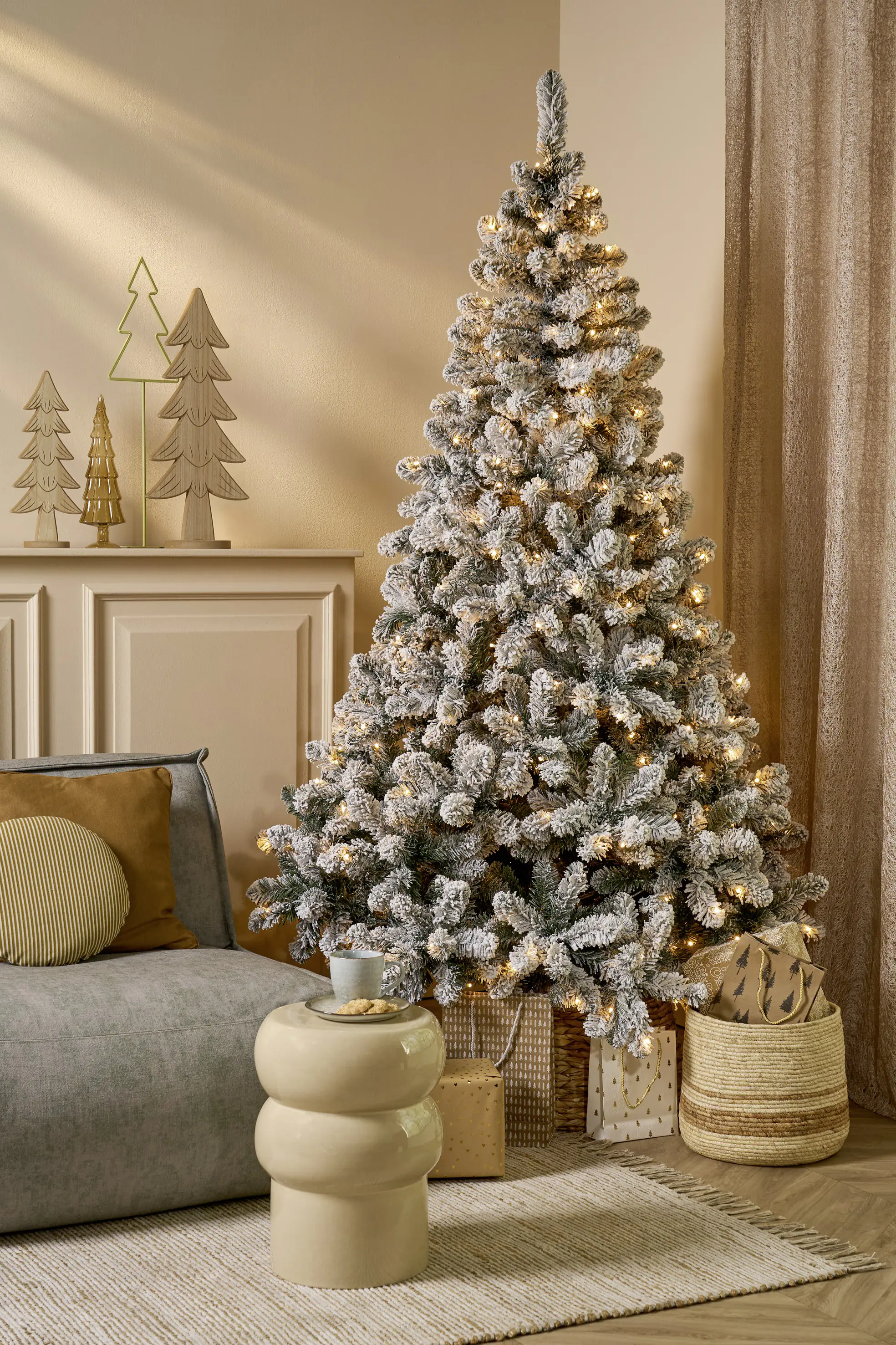 Black Box Trees Weihnachtsbaum Charlton beleuchtet 185 cm 280 Lichter warmweiß mit Timer