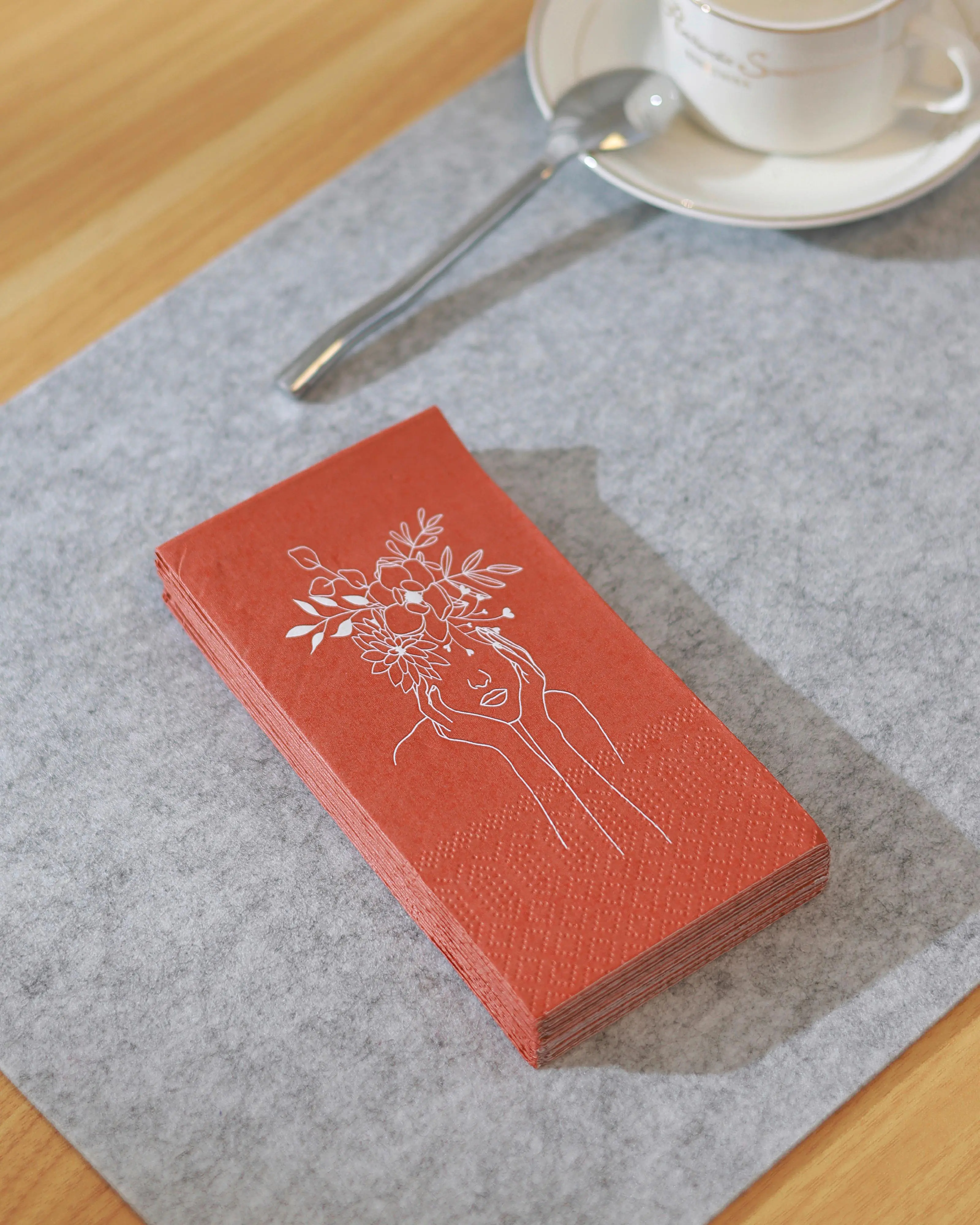 Eglo Servietten Belbari braun weiß 17 x 8 cm - 20er Pack