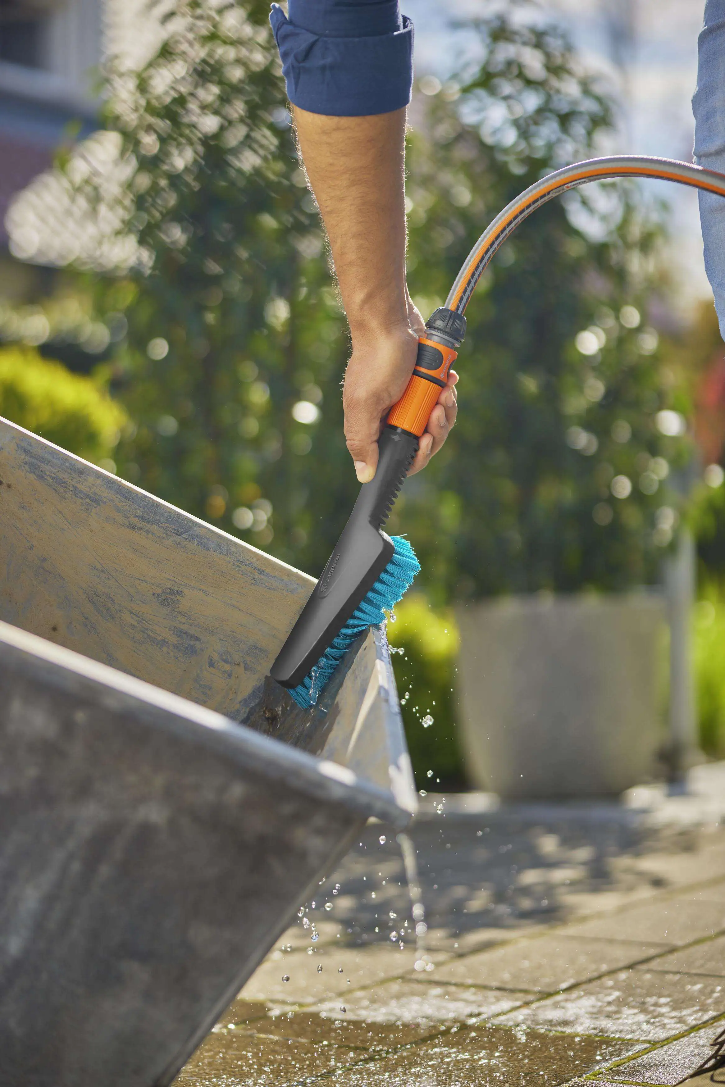 Gardena Cleansystem Handbürste S hard 29,9 cm Gardena Cleansystem Handbürste S hard 29,9 cm