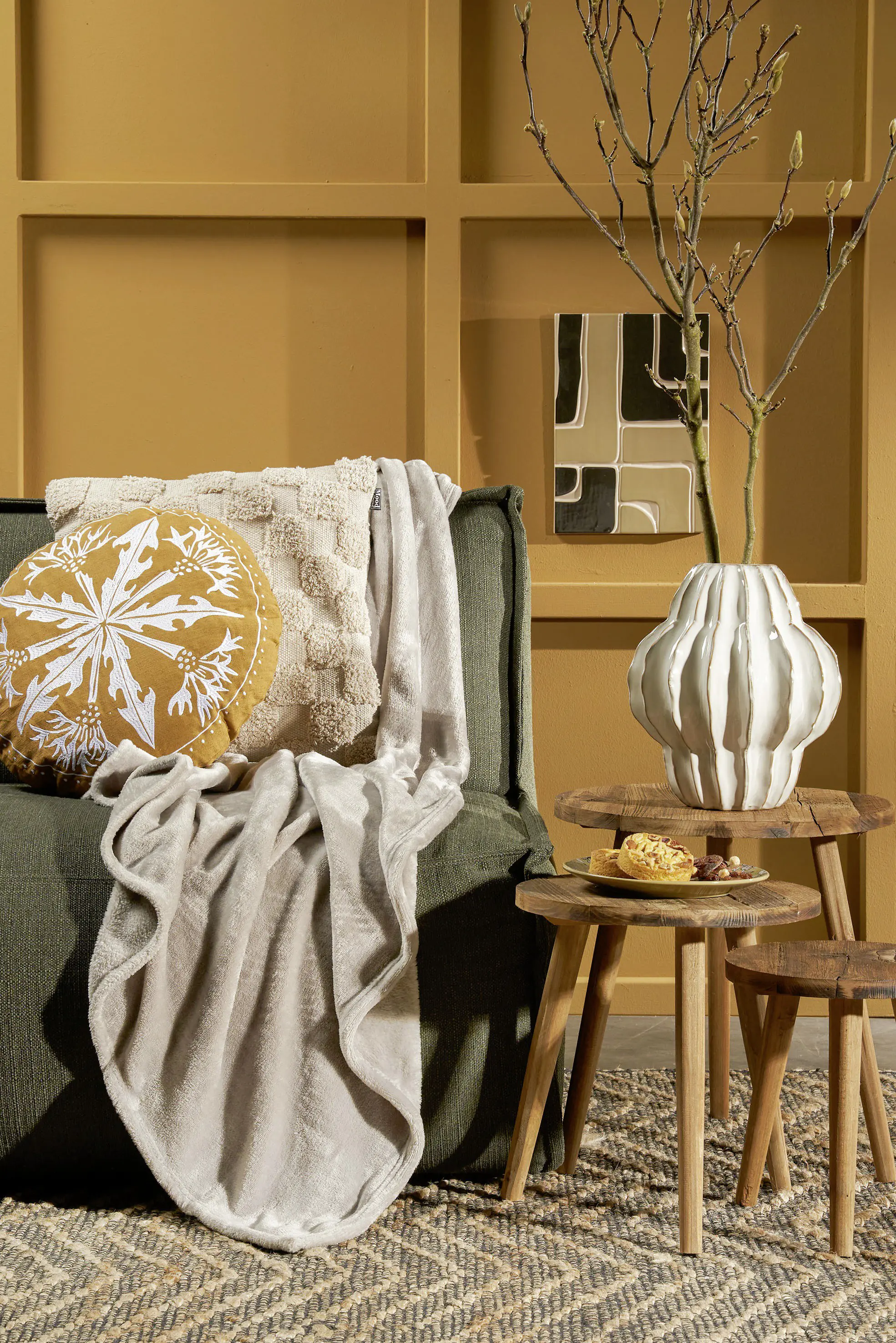 Mica Decorations Fleecedecke Famke 130 x 180 cm beige