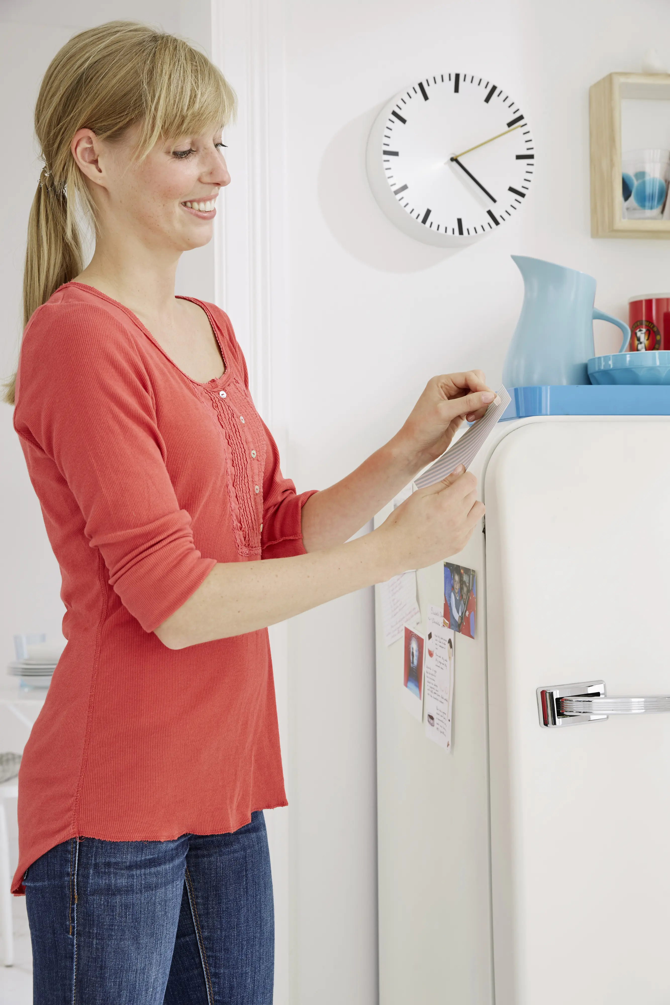 tesa Tack Doppelseitige Klebepads 72 Pads, transparent