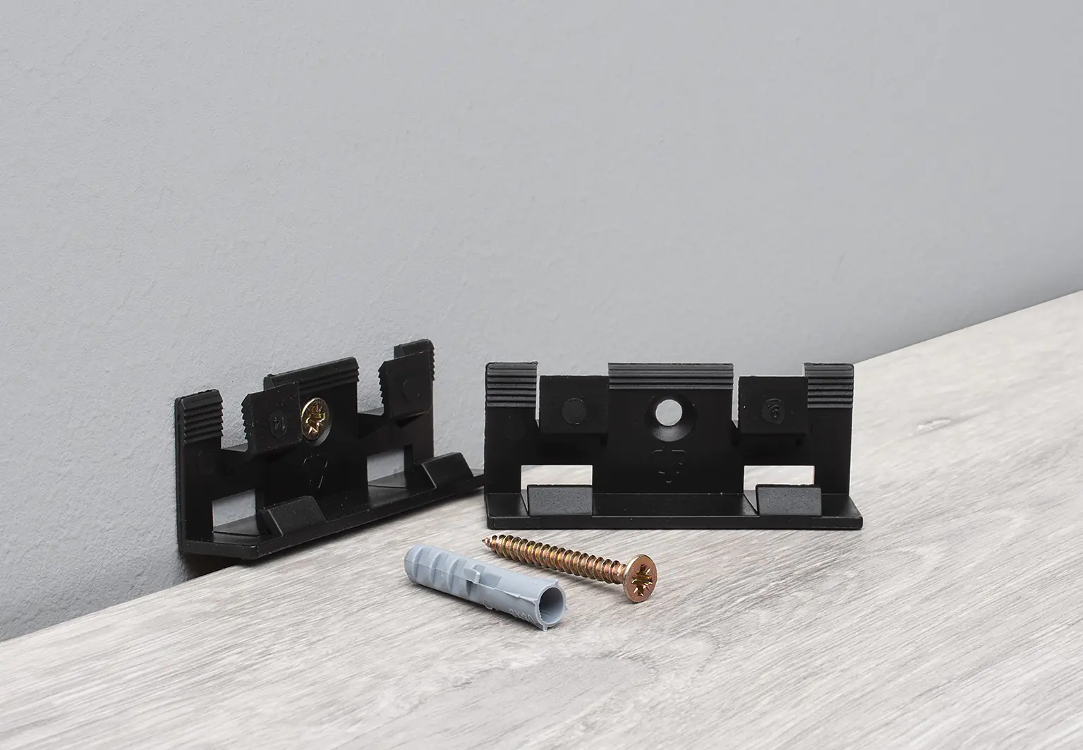 Kronoflooring Fußleisten Montage-Set inkl. Schrauben & Dübeln - 30 Stk.