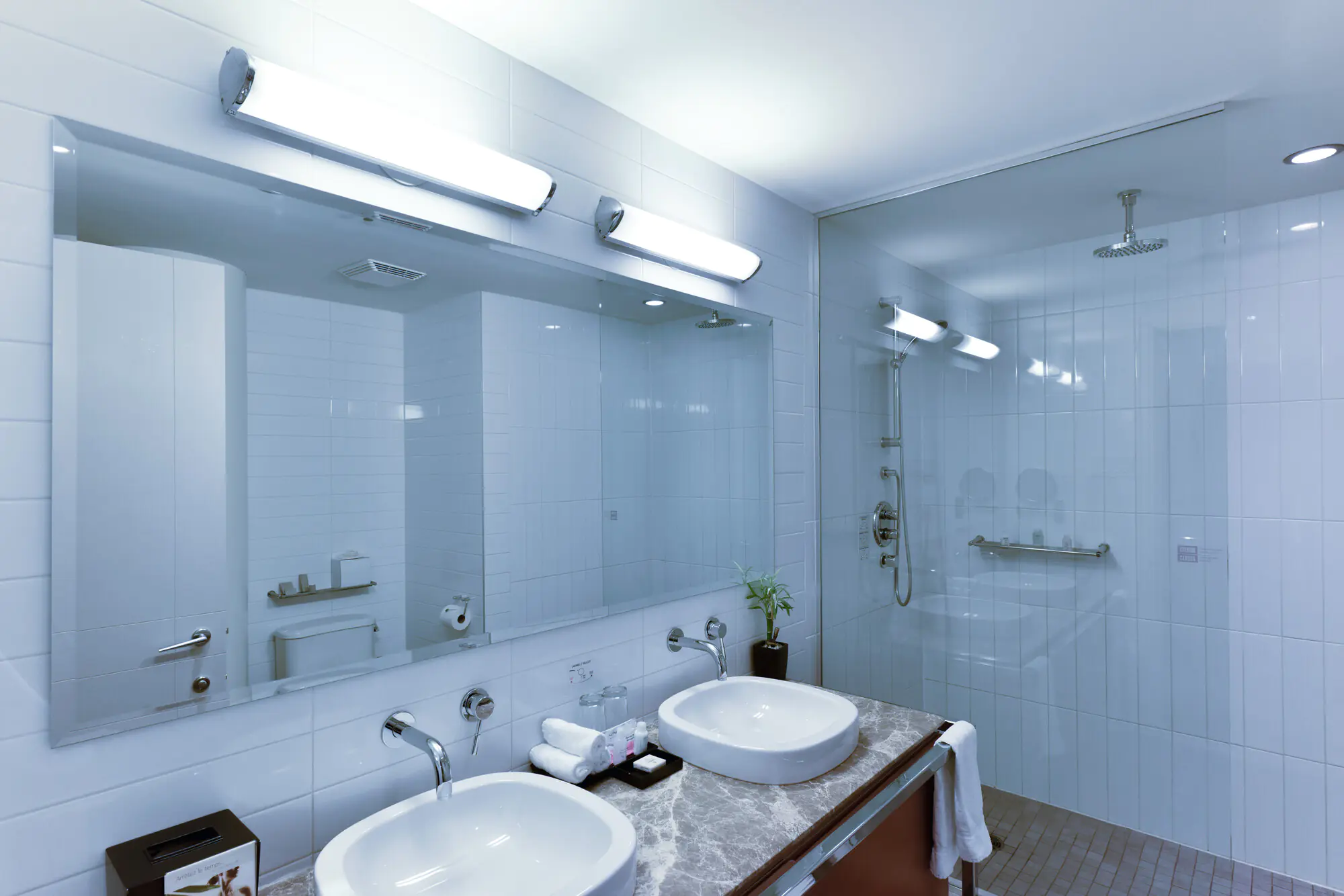 Osram LED Röhre T8 60 cm G13 6,6 W kaltweiß Osram LED Röhre T8 60 cm G13 6,6 W kaltweiß