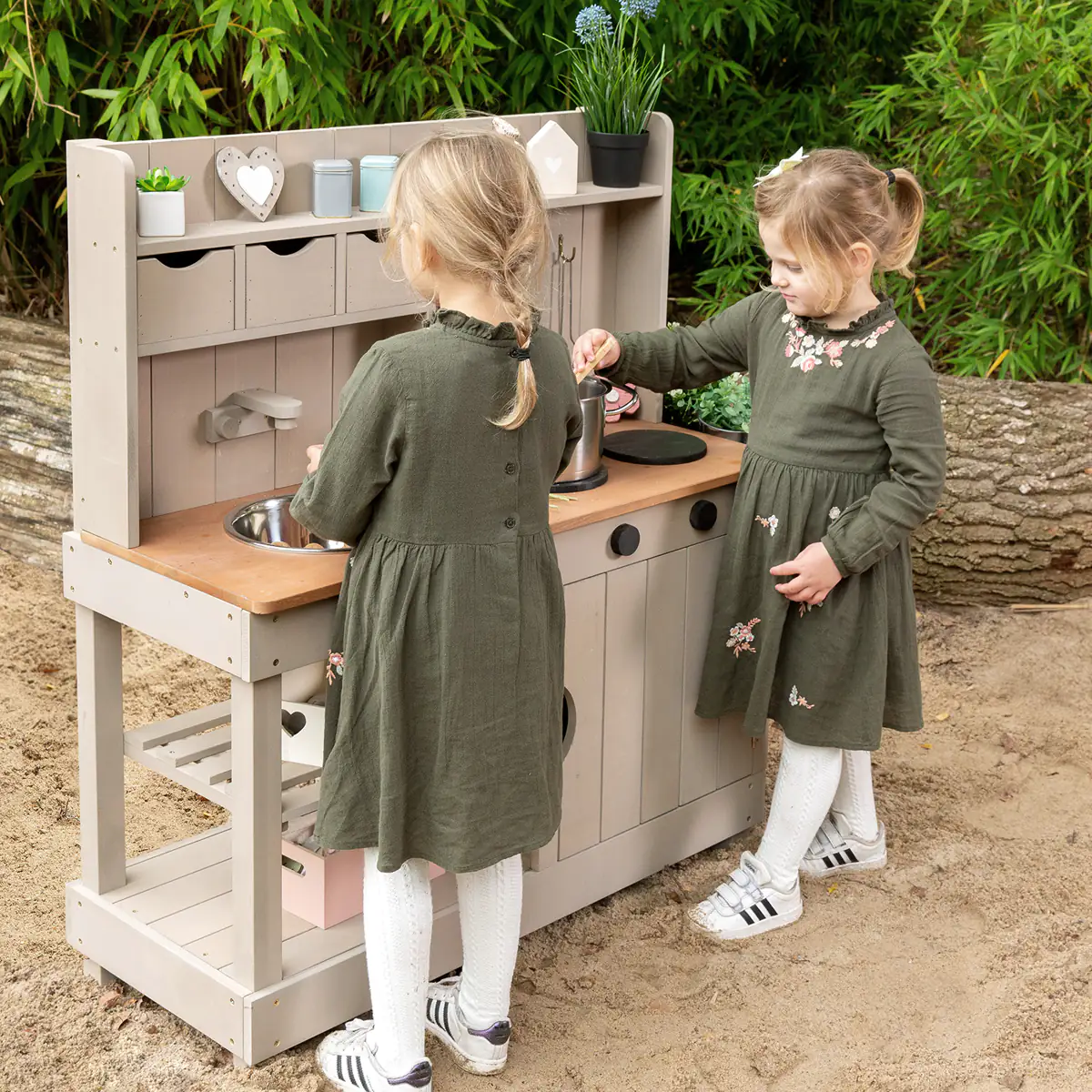 Muddy Buddy Matschküche Explorer warmgrau 102 x 40 x 105 cm Muddy Buddy Matschküche Explorer warmgrau 102 x 40 x 105 cm