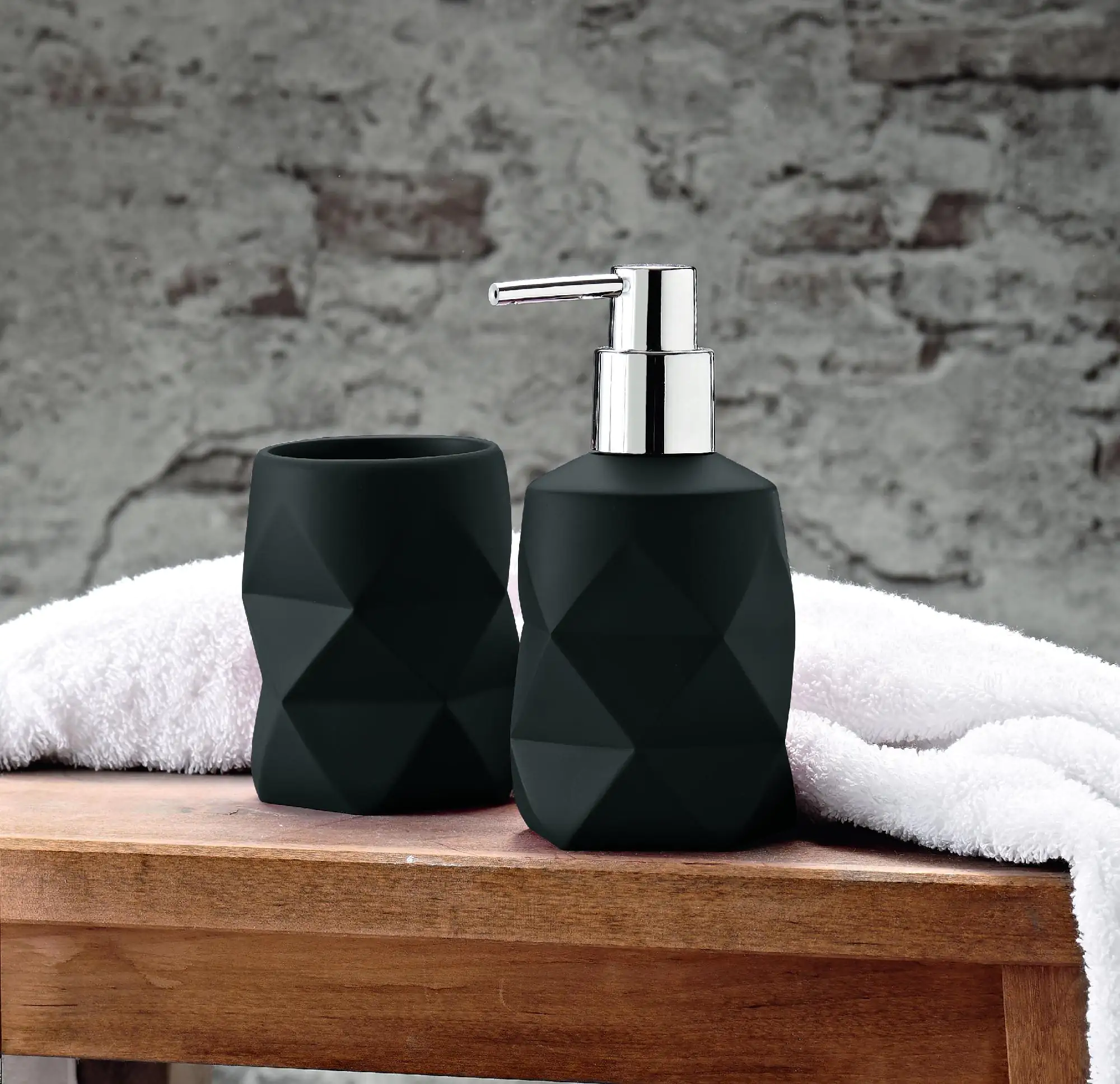 Kleine Wolke Zahnputzbecher Crackle schwarz, 8,0 x 10,0 cm