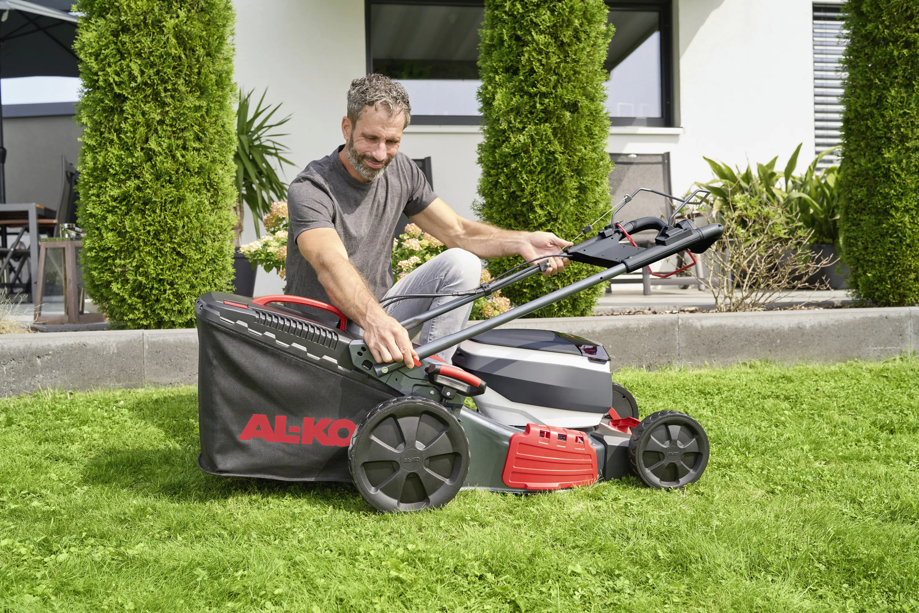  AL-KO Akku-Rasenmäher 46.6 Li SP Comfort 18/36 V 46 cm Schnittbreite inkl. 2 Akkus und Doppel-Ladegerät