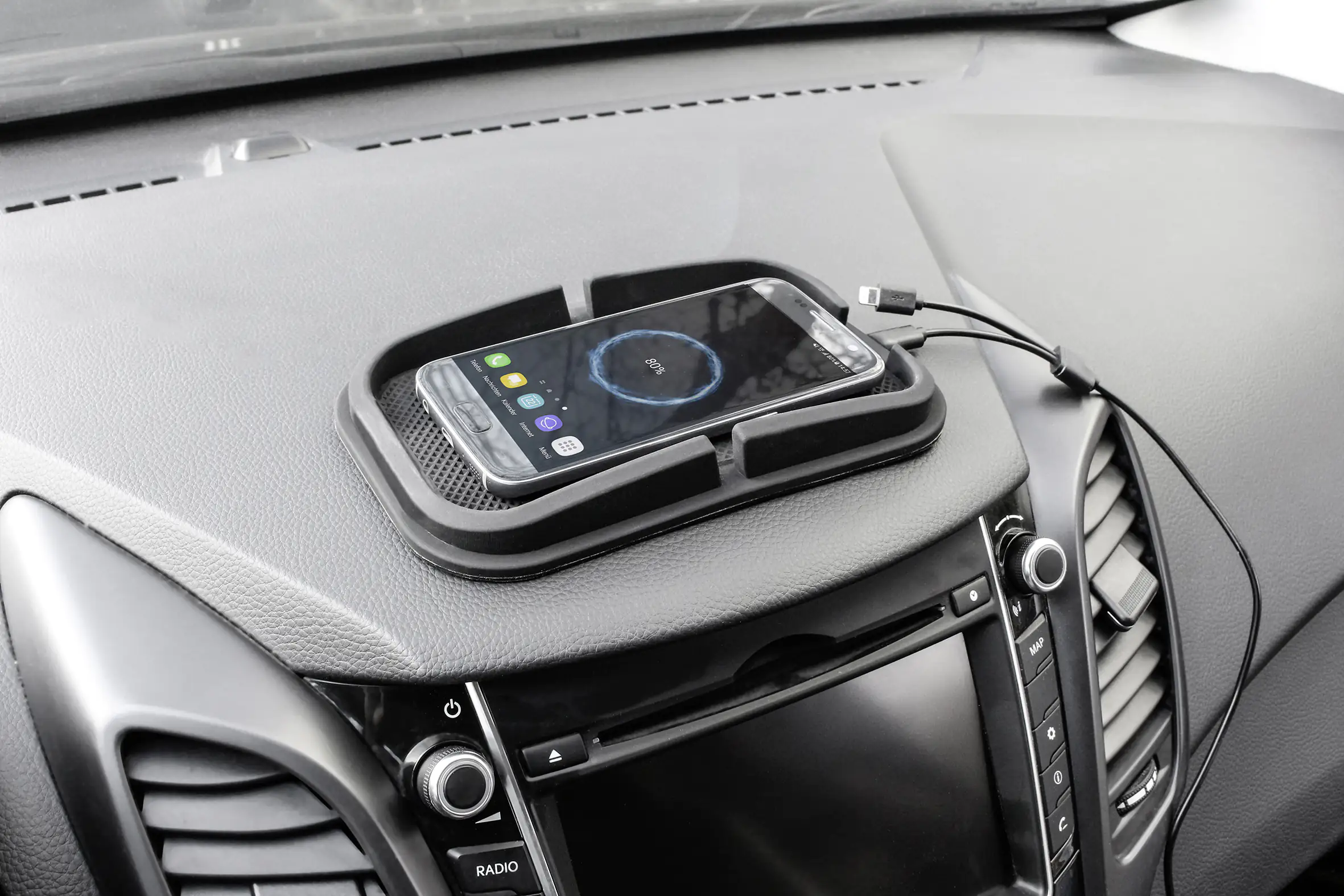 EUFAB Anti-Rutsch Smartphone Halterung mit Induktionslader