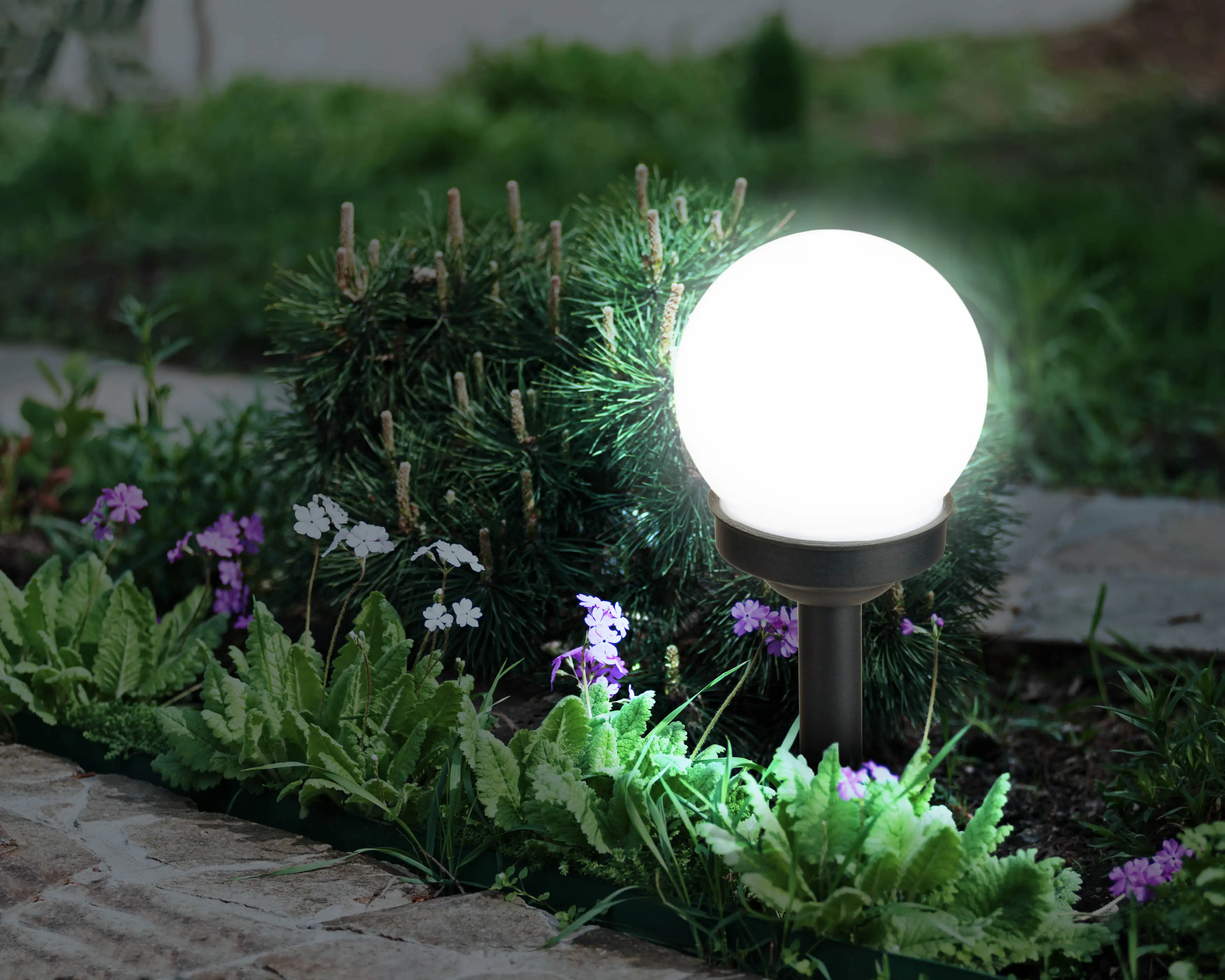 Light & More LED Solarleuchte Kugel schwarz