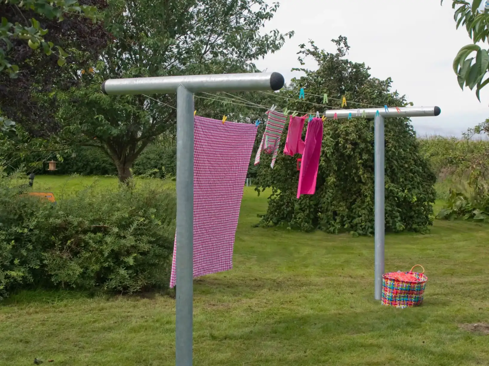 Plus PIPE Trockengestelle 130x520 cm Feuerverzinkter Stahl Plus PIPE Trockengestelle 130x520 cm Feuerverzinkter Stahl