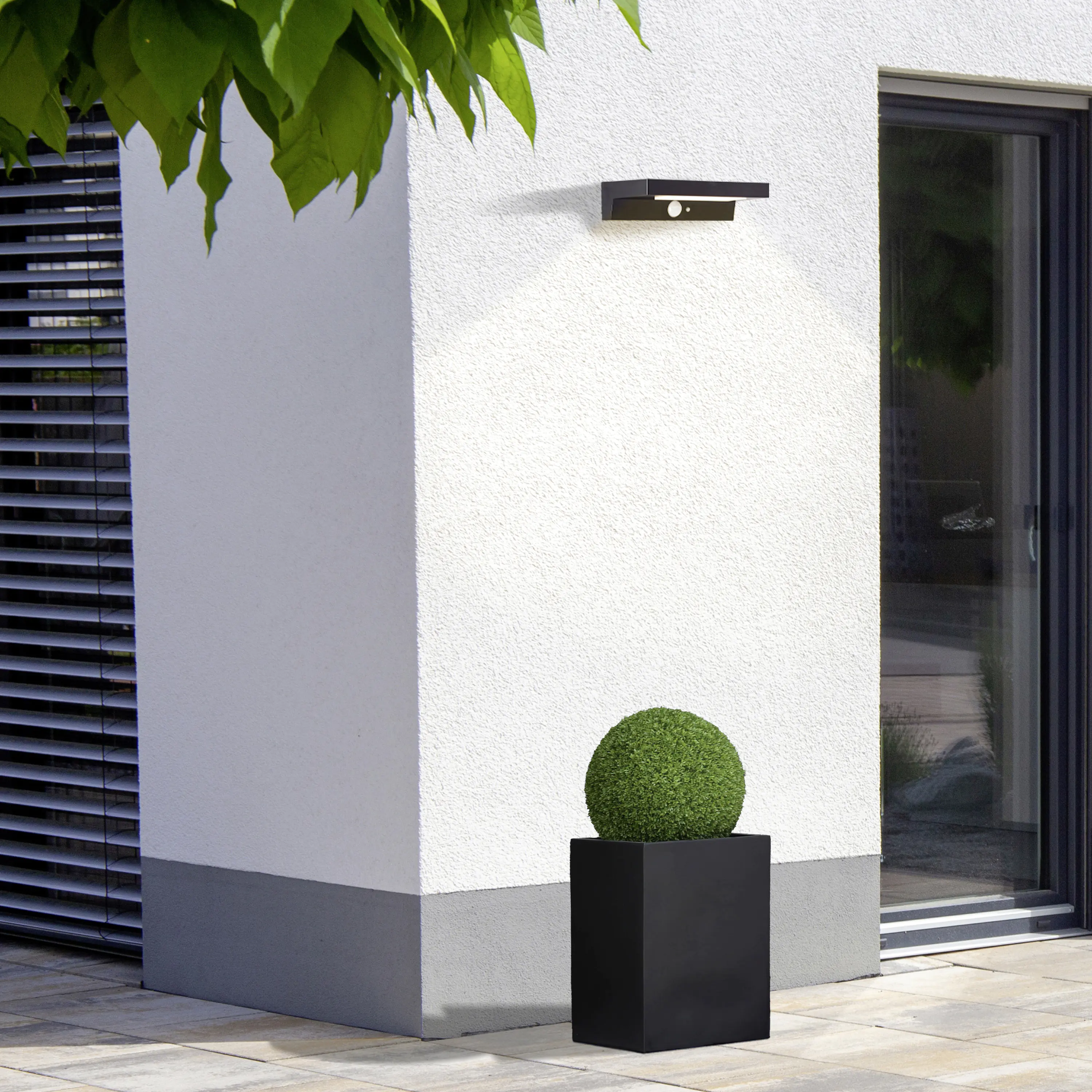 Brilliant Solar-Außenwandleuchte Barker 3W neutralweiß Bewegungsmelder