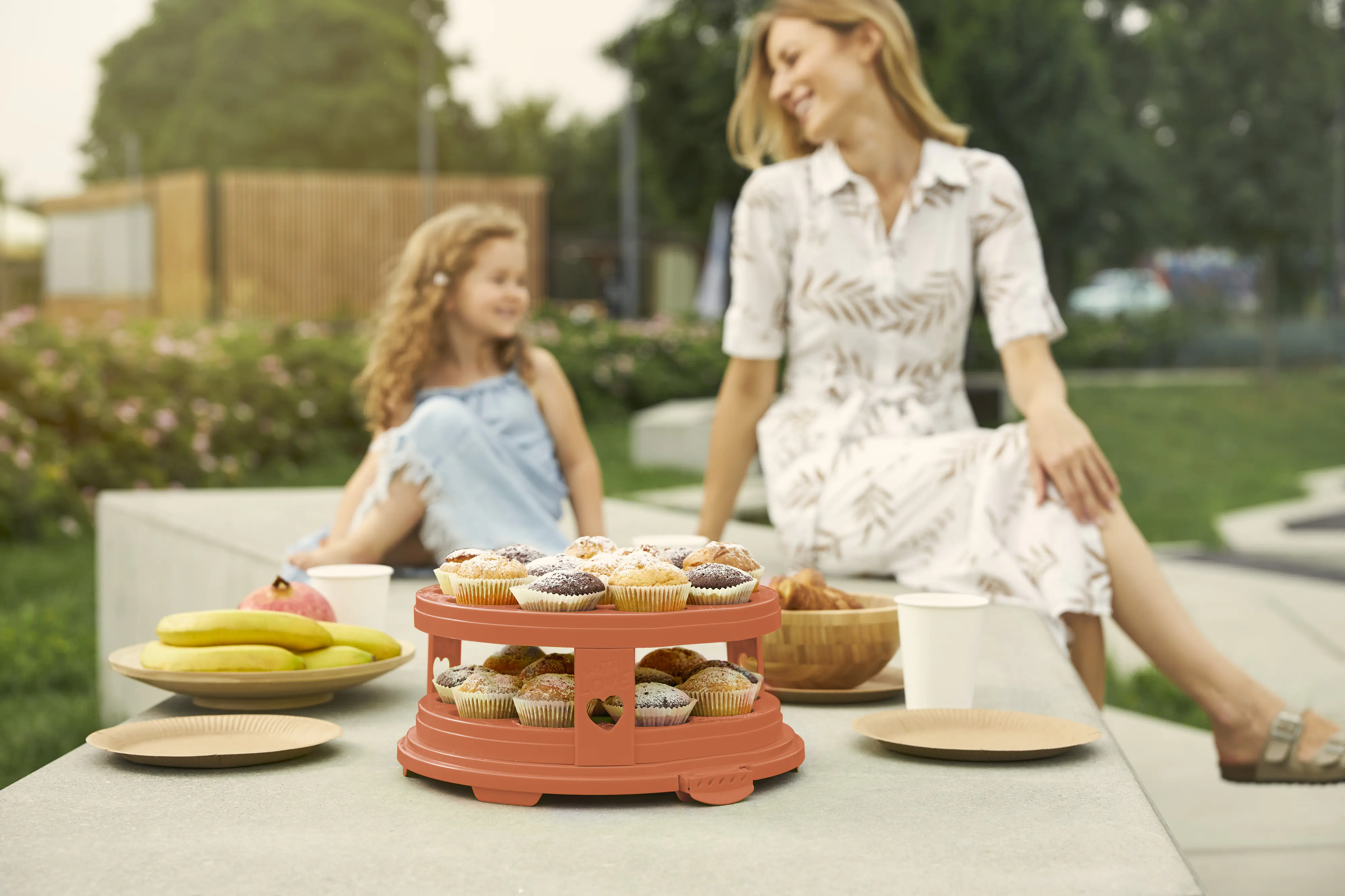 Rotho Tortenglocke mit Trays Fresh Ø 26 x 36 cm koralle