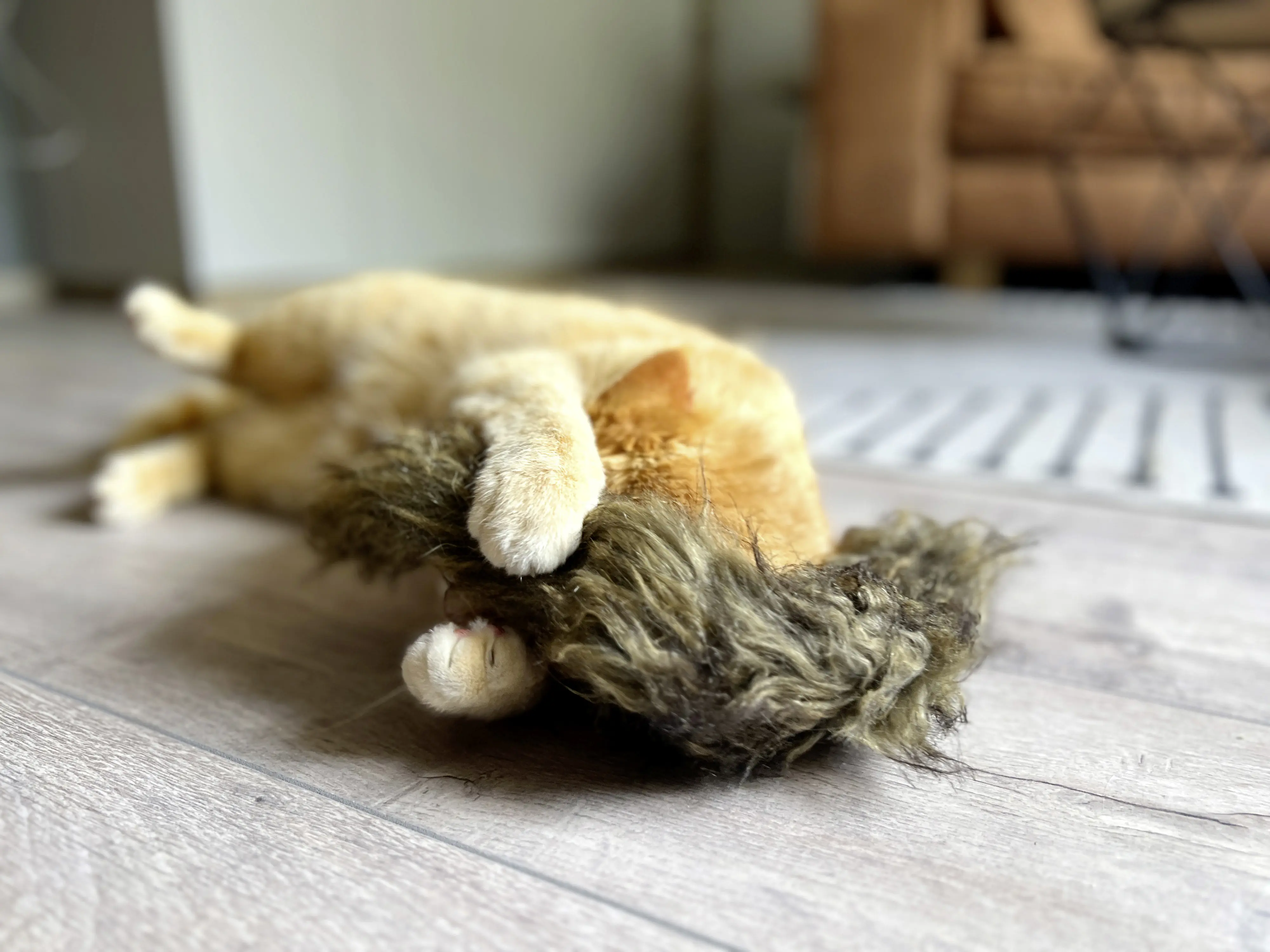 Aumüller Katzenspielzeug Frettchen grau mit Füllung 42 x 10 x 3 cm