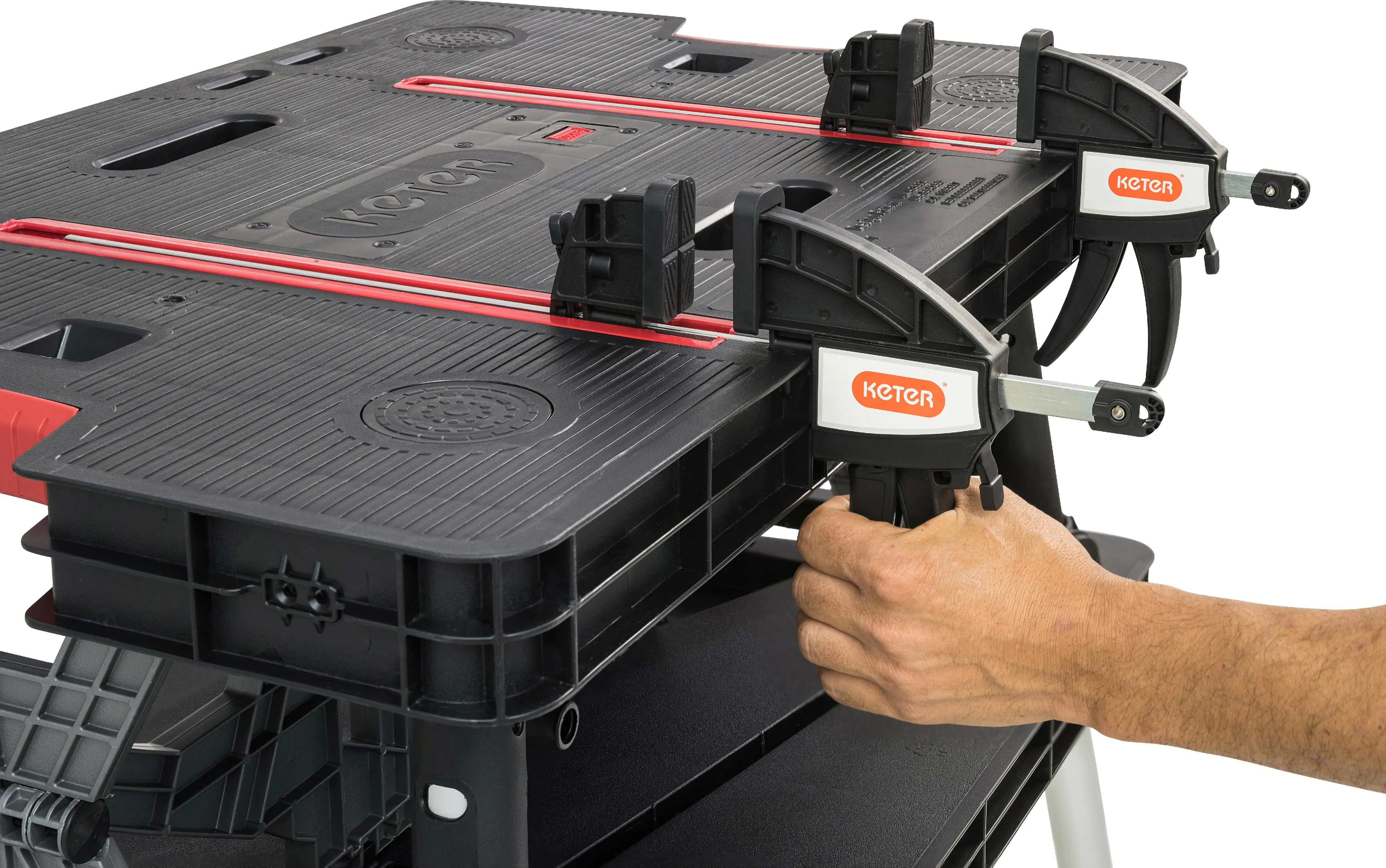 Keter faltbare Werkbank 85 x 55 cm max. 453 kg inkl. Schraubzwingen Keter faltbare Werkbank 85 x 55 cm max. 453 kg inkl. Schraubzwingen