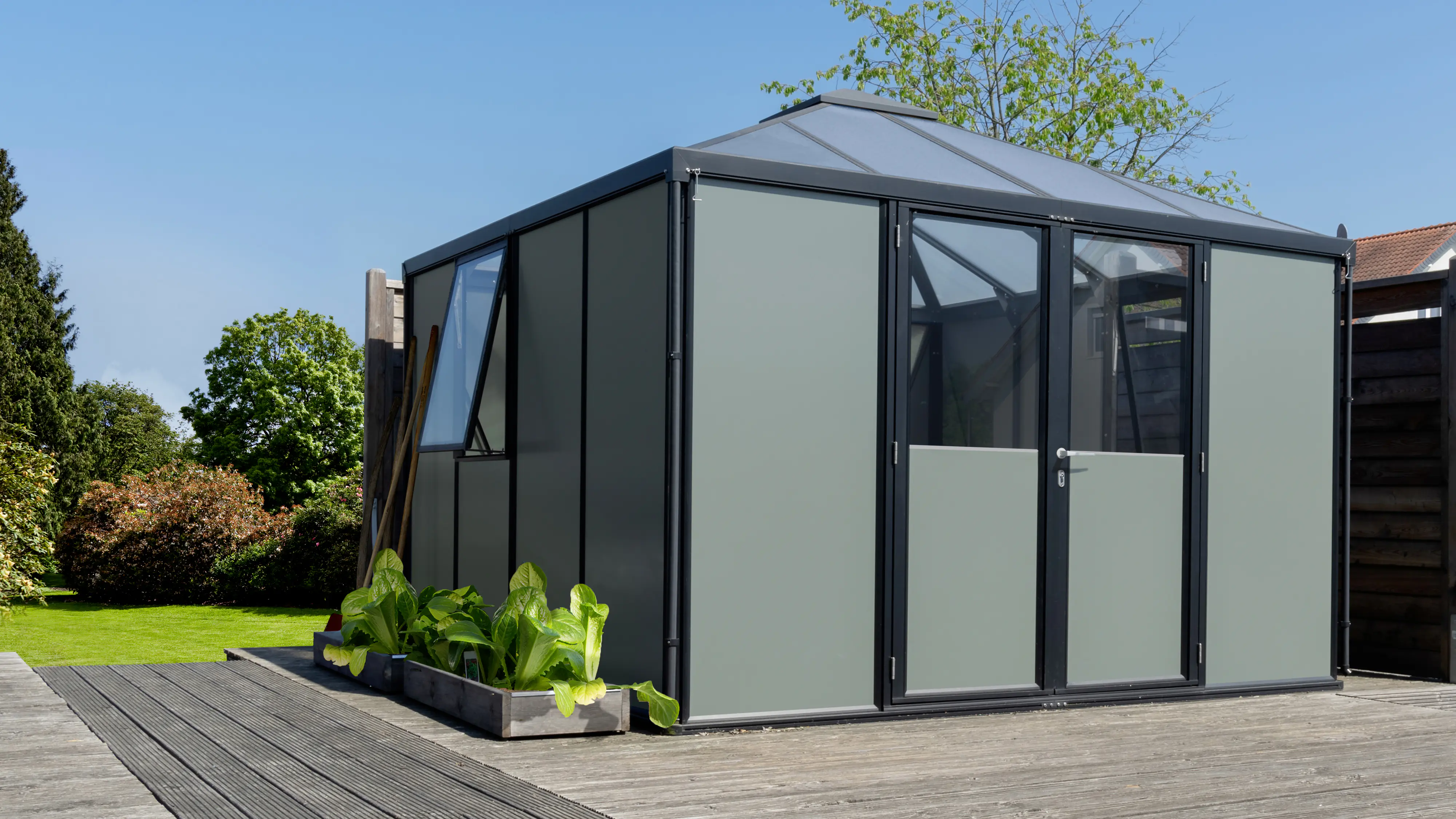 Vitavia Metallgerätehaus Universum schwarz mit Bodenplatte 317 x 321 cm Vitavia Metallgerätehaus Universum schwarz mit Bodenplatte 317 x 321 cm