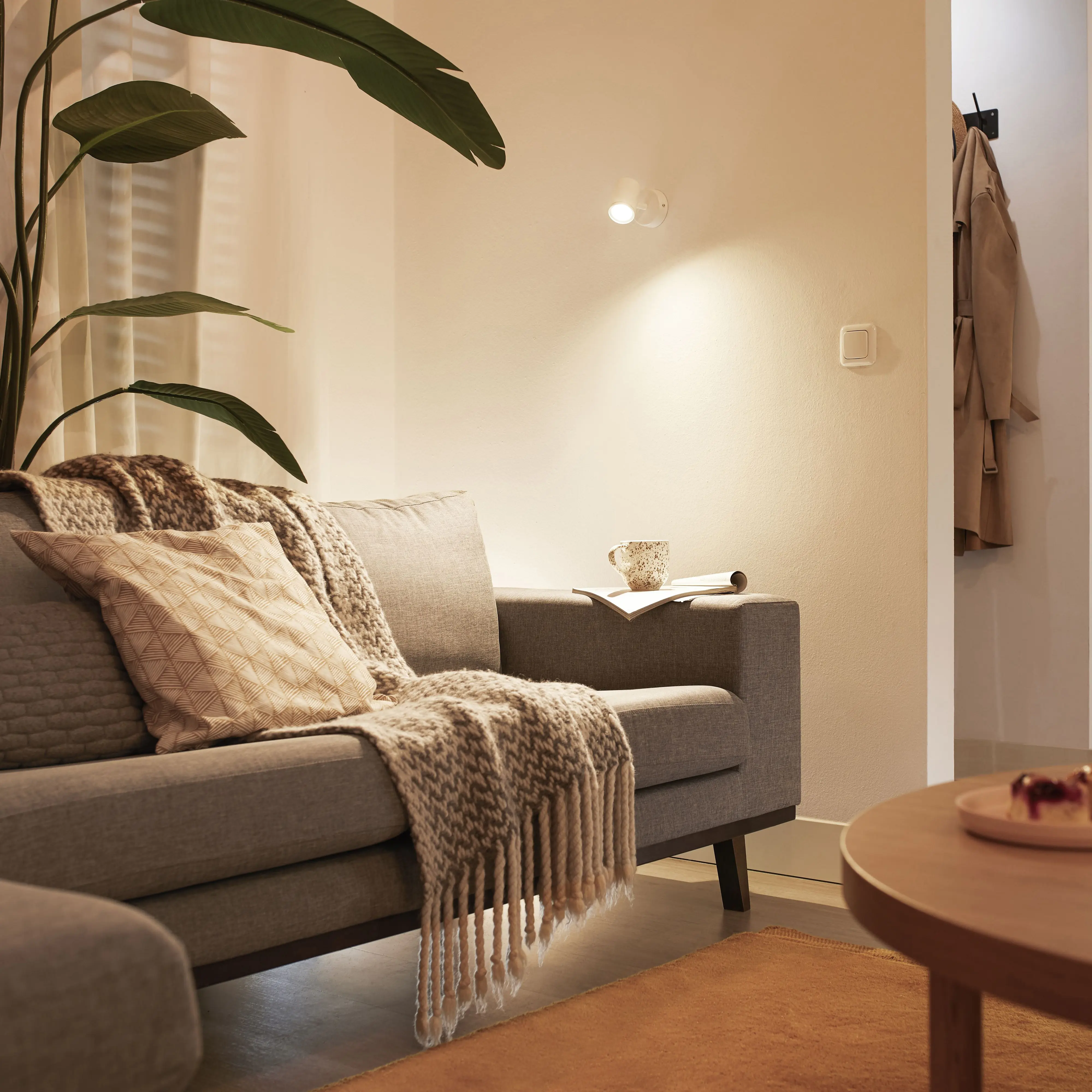 Philips Hue LED Deckenleuchte 1er Spot Imageo 14,5 x 10,7 cm weiß