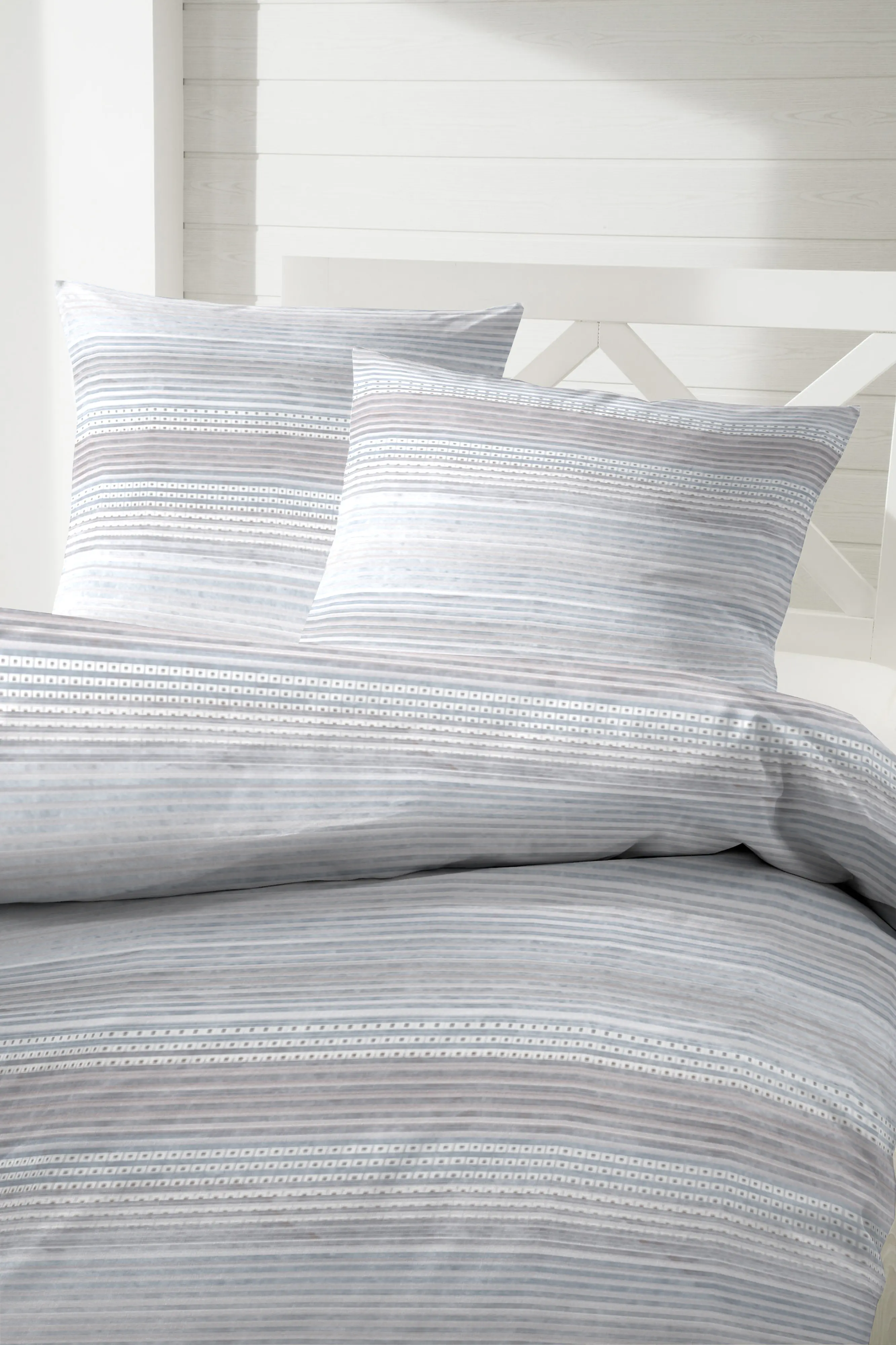 Mikrofaser Bettwäsche gestreift 135 x 200 cm grau/braun Mikrofaser Bettwäsche gestreift 135 x 200 cm grau/braun