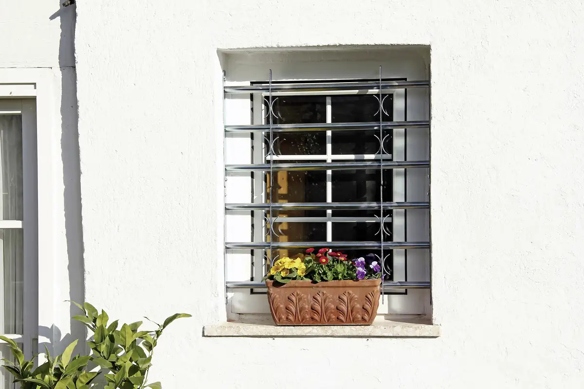 Alberts Fenstergitter Amsterdam 105 x 60 x 70 cm, galvanisch blau verzinkt