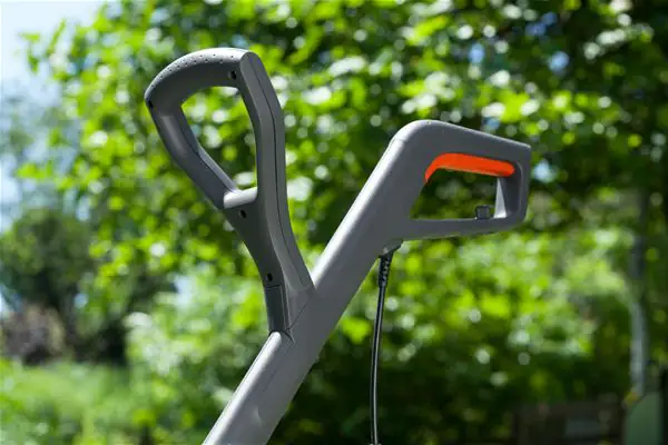 Gardena Elektro-Trimmer SmallCut 300/23 23 cm Schnittkreis Gardena Elektro-Trimmer SmallCut 300/23 23 cm Schnittkreis