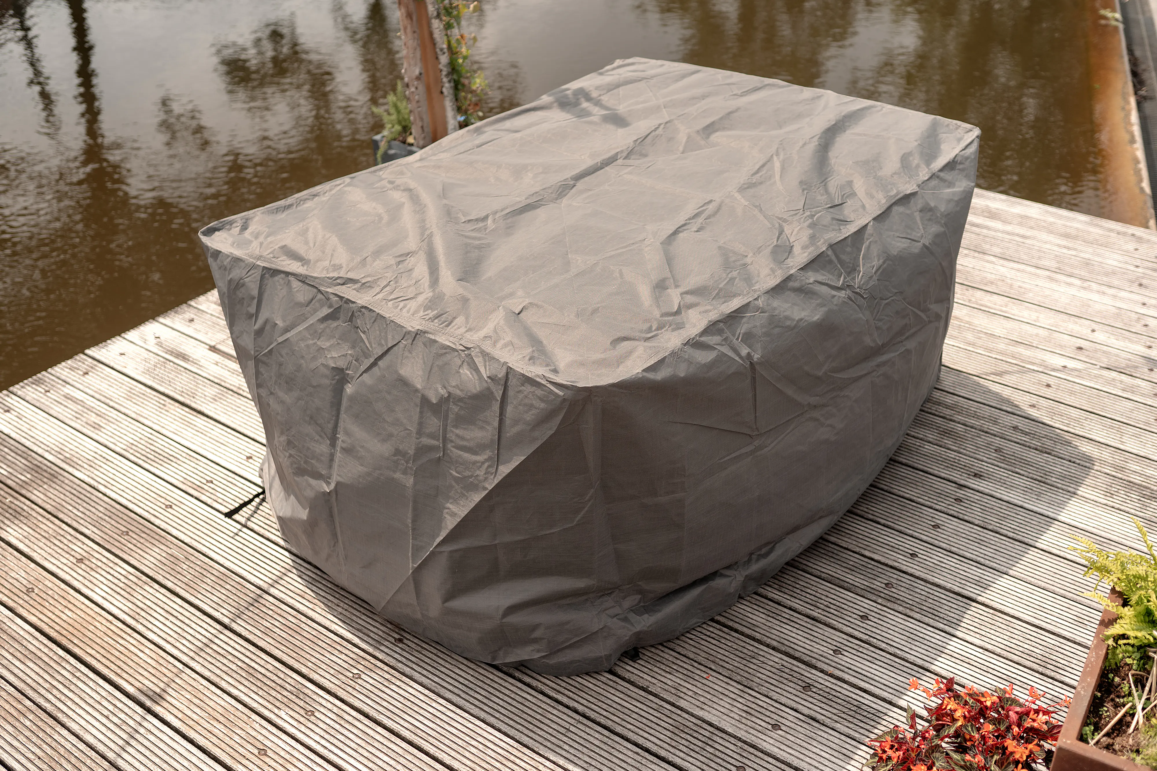Winza Outdoor Covers Premium Schutzhülle Gartenmöbel Tisch bis 240 cm mit 6/8 Stühlen Maße 245x150x95 cm Material PP MFY