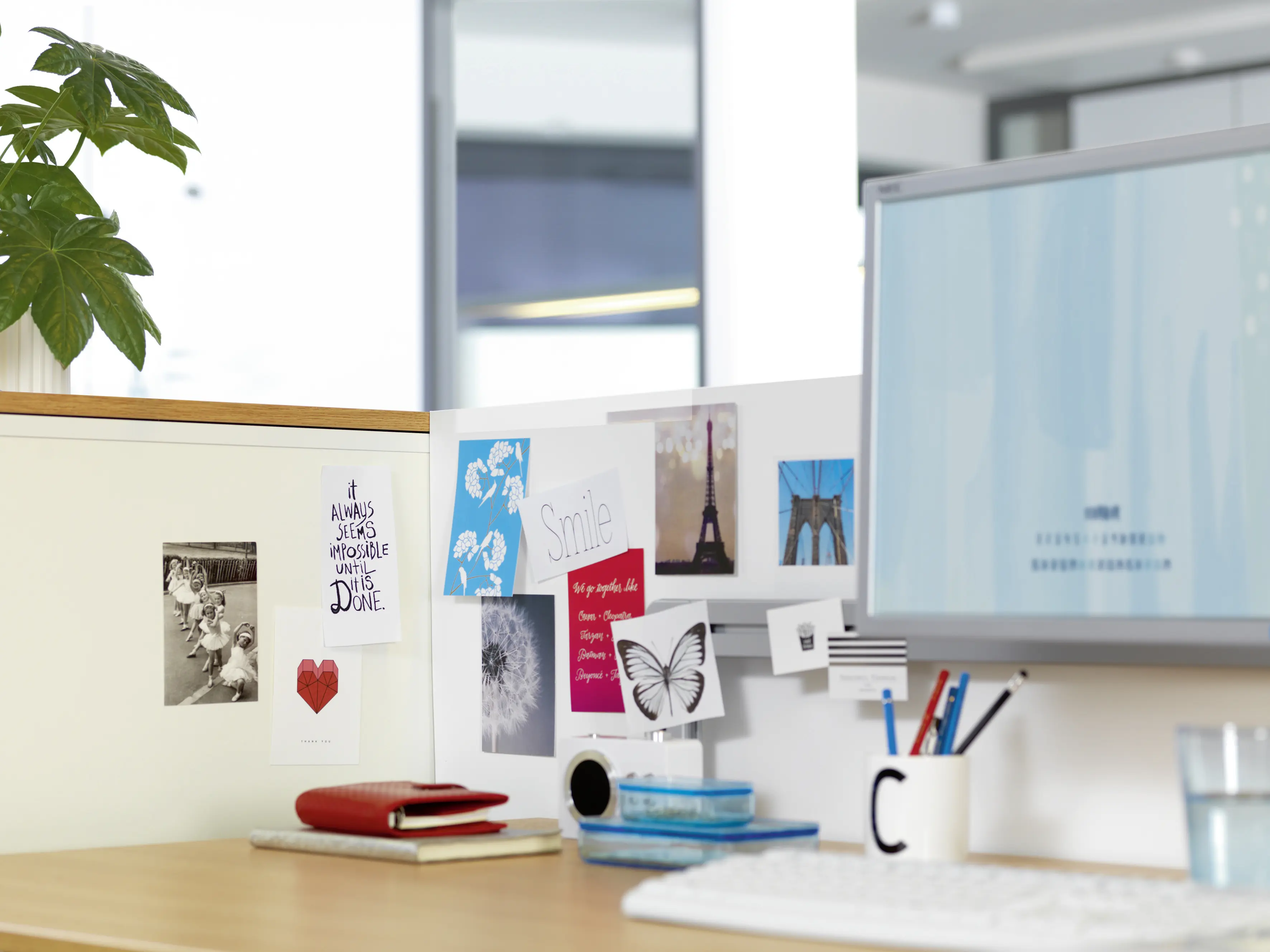 tesa Tack Doppelseitige Klebepads 72 Pads, transparent