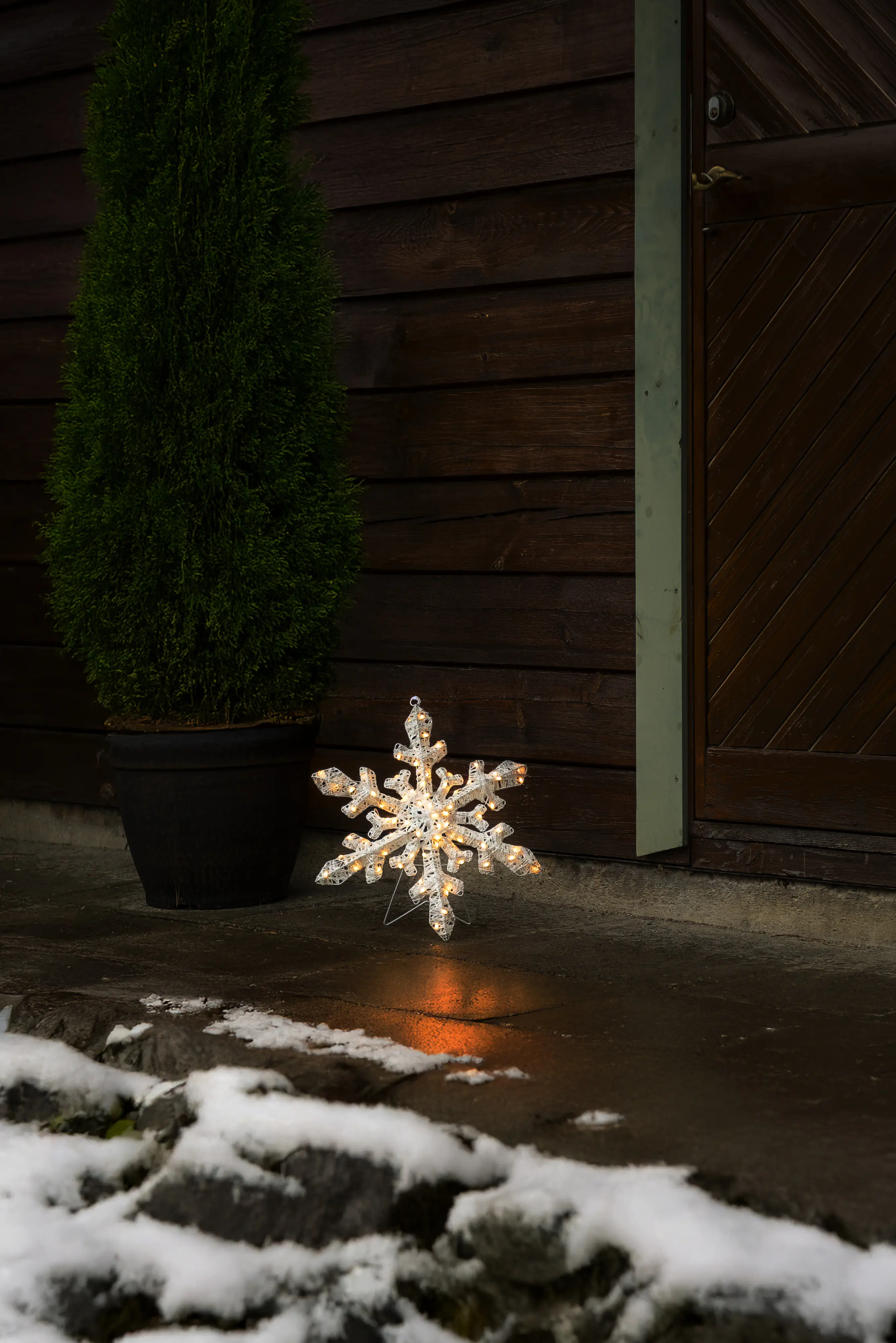 Konstsmide LED Weihnachtsdeko Schneeflocke 40 cm bernstein