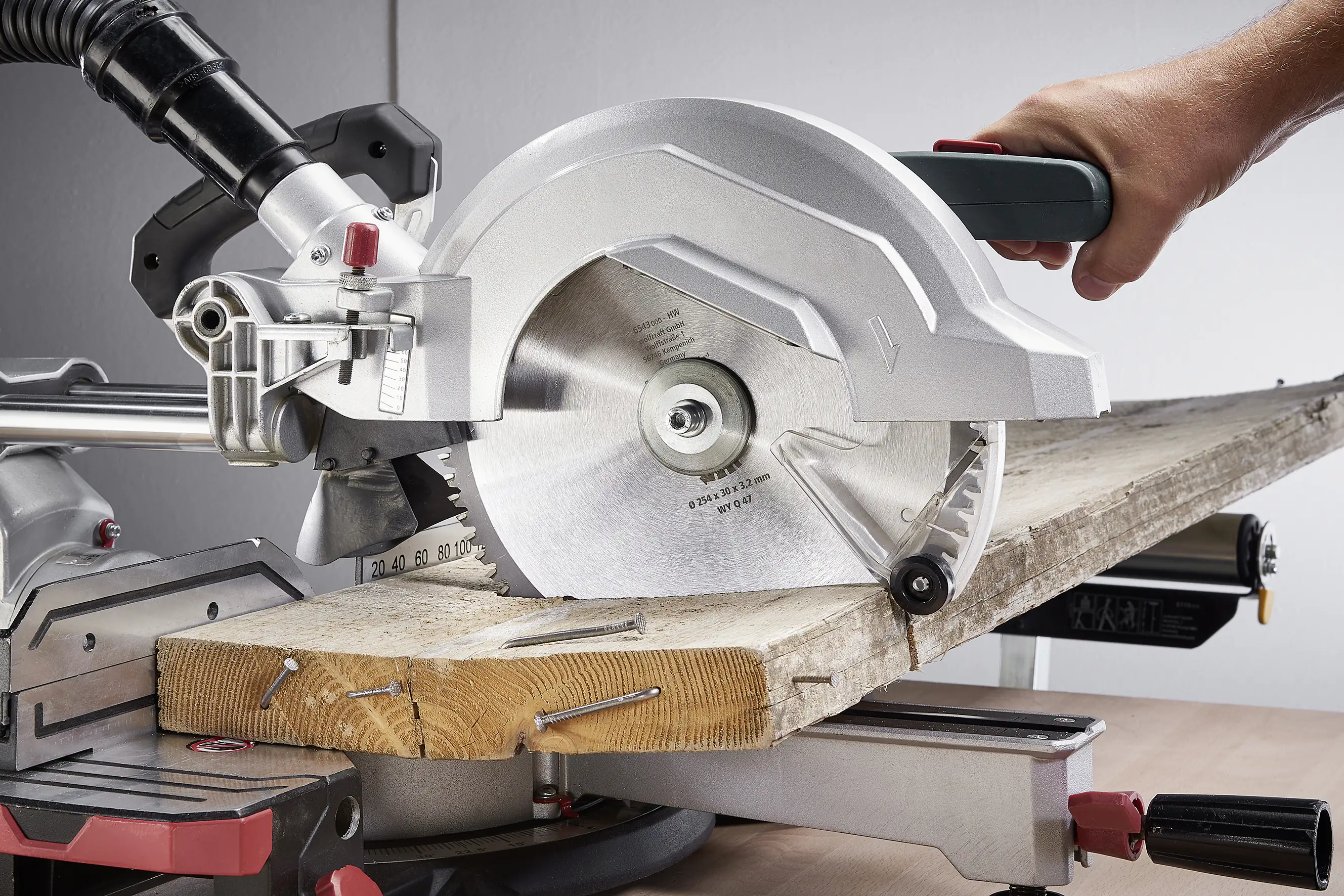 Wolfcraft Kapp- und Gehrungssägeblatt HM Serie lila 216 mm Wolfcraft Kapp- und Gehrungssägeblatt HM Serie lila 216 mm