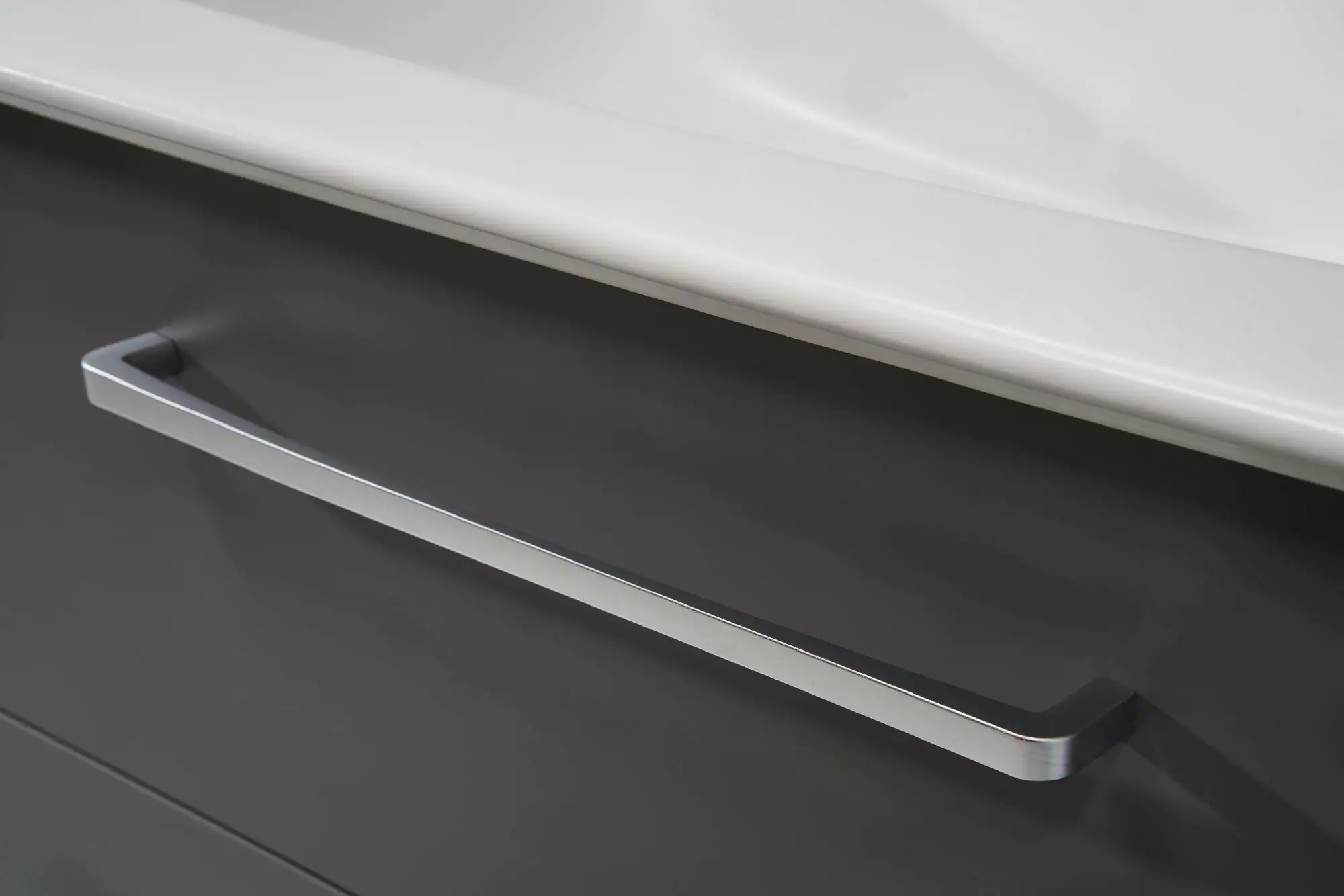 Pelipal Badmöbel-Set Pineo Quarzgrau Matt mit Keramik-Waschtisch + 3D-Spiegelschrank 80 cm