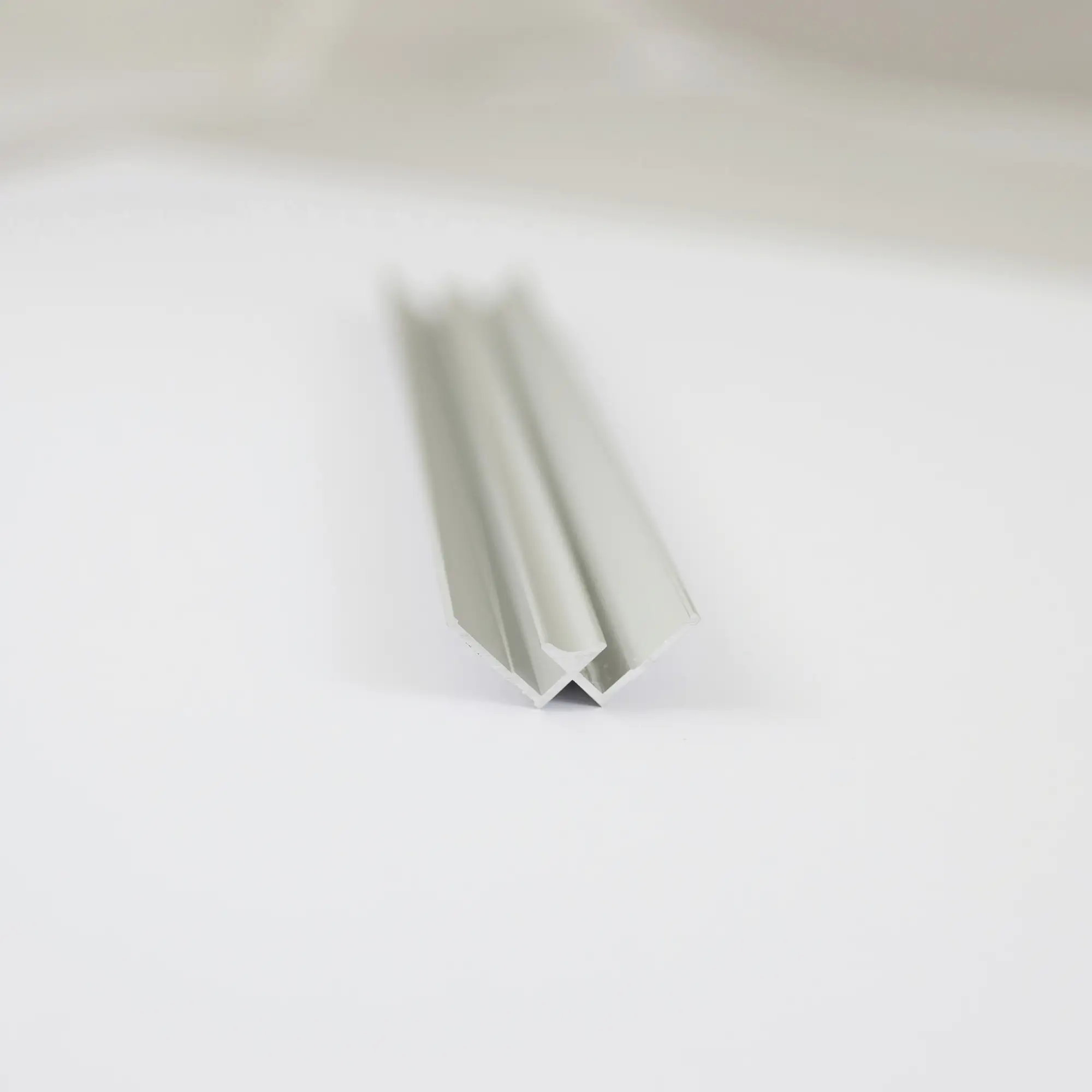 Breuer Profil Ecke innen Profil Ecke innen 255 Silber matt