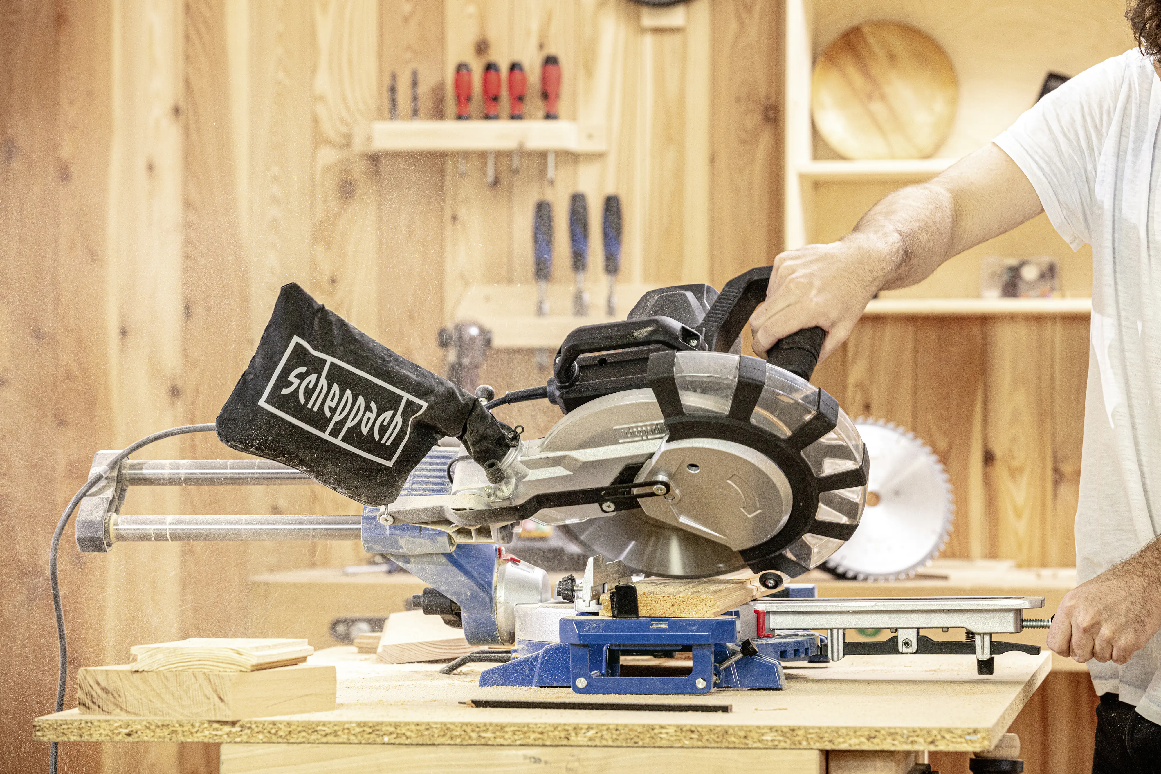 Scheppach Kappzugsäge HM254SPX 340 mm Schnittbreite