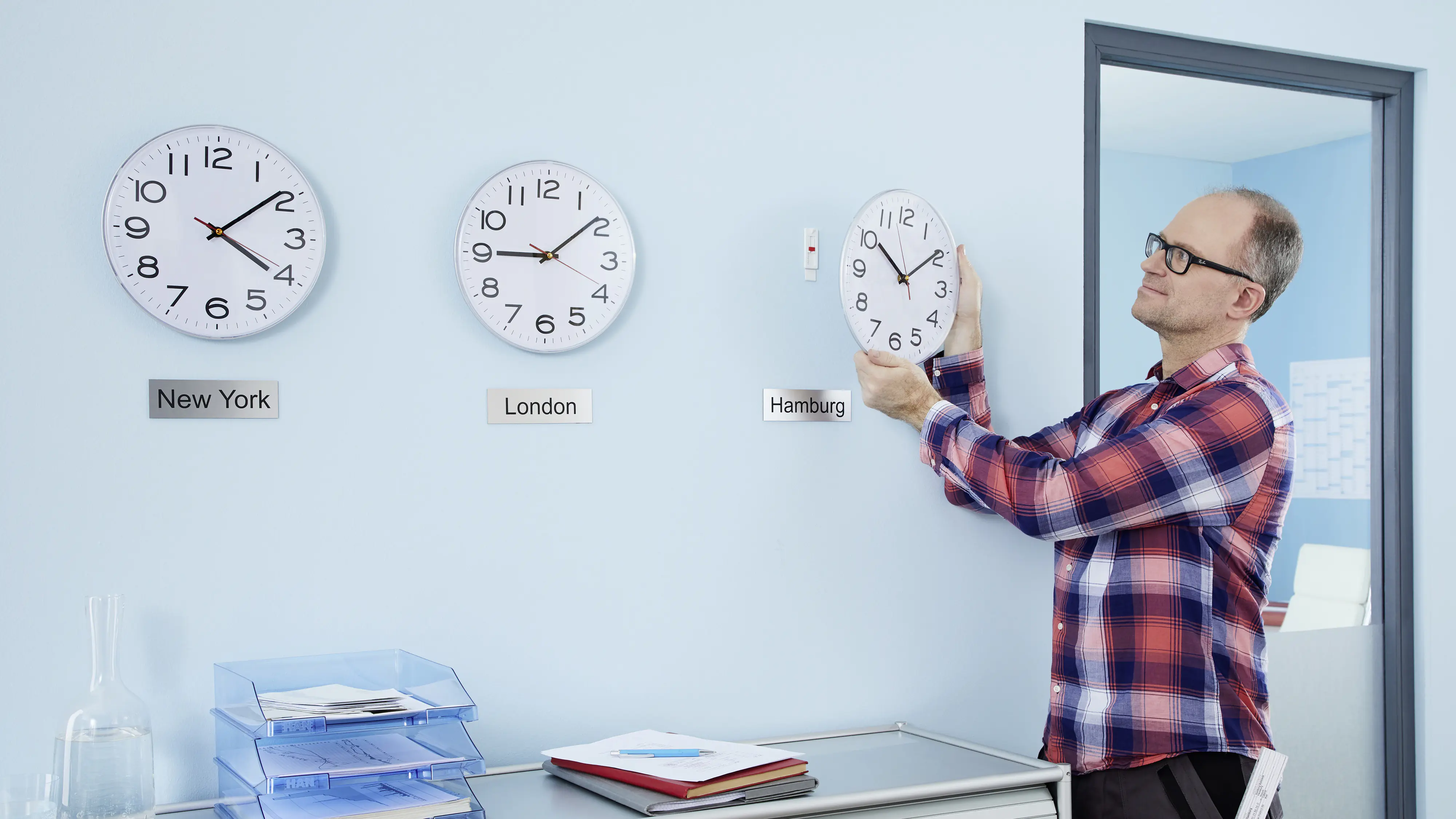 tesa Klebenagel Traglast 1 kg, 4 Stück