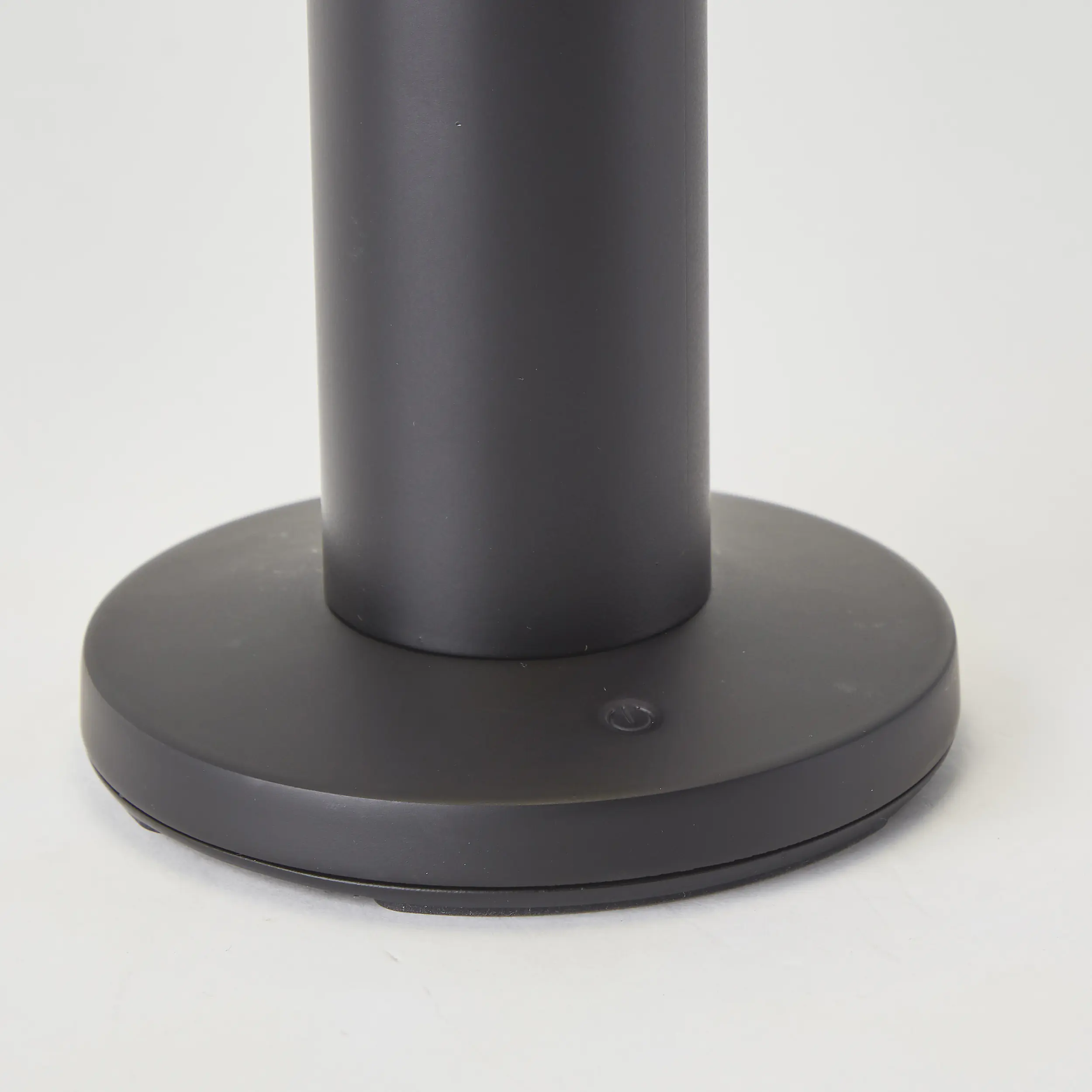 Brilliant Solar-Außentischleuchte Magua 2W neutralweiß