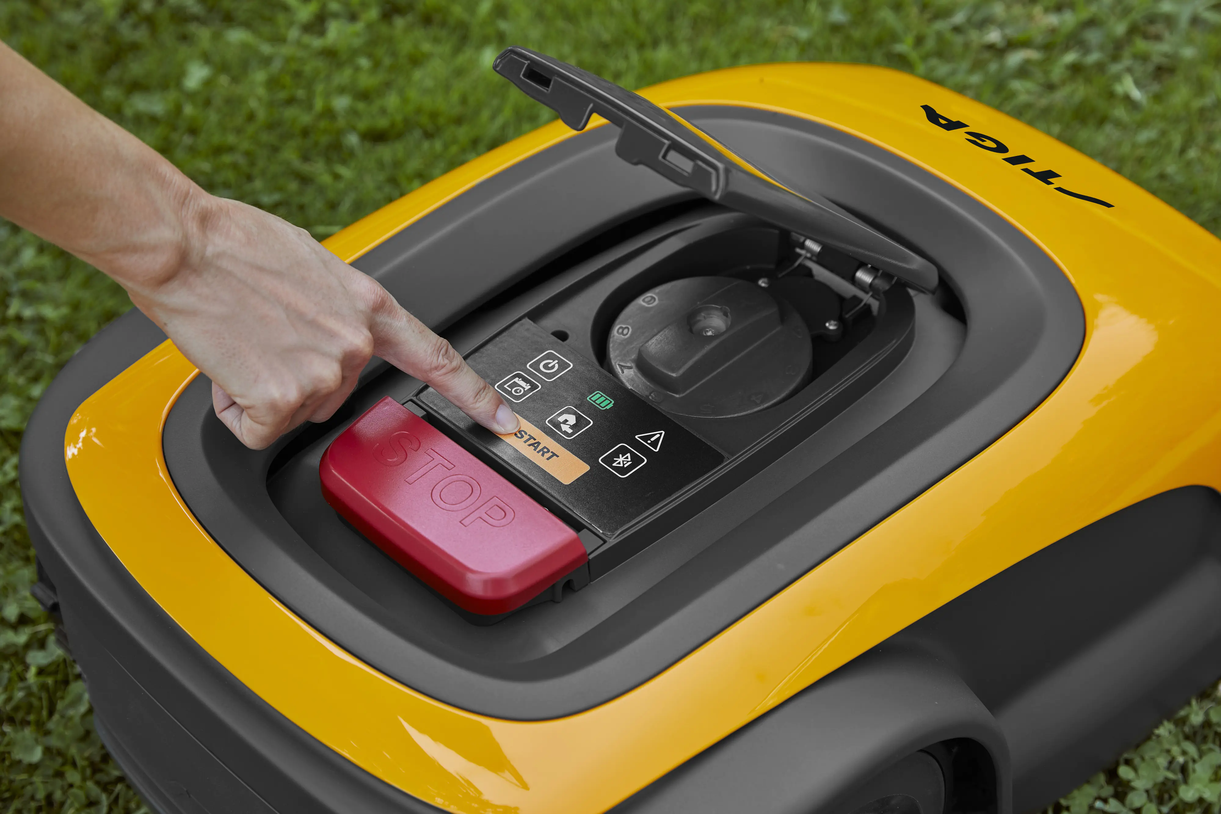 Stiga Mähroboter A750 18 cm Schnittbreite kabellos für bis zu 900 m² Rasenfläche Stiga Mähroboter A750 18 cm Schnittbreite kabellos für bis zu 900 m² Rasenfläche