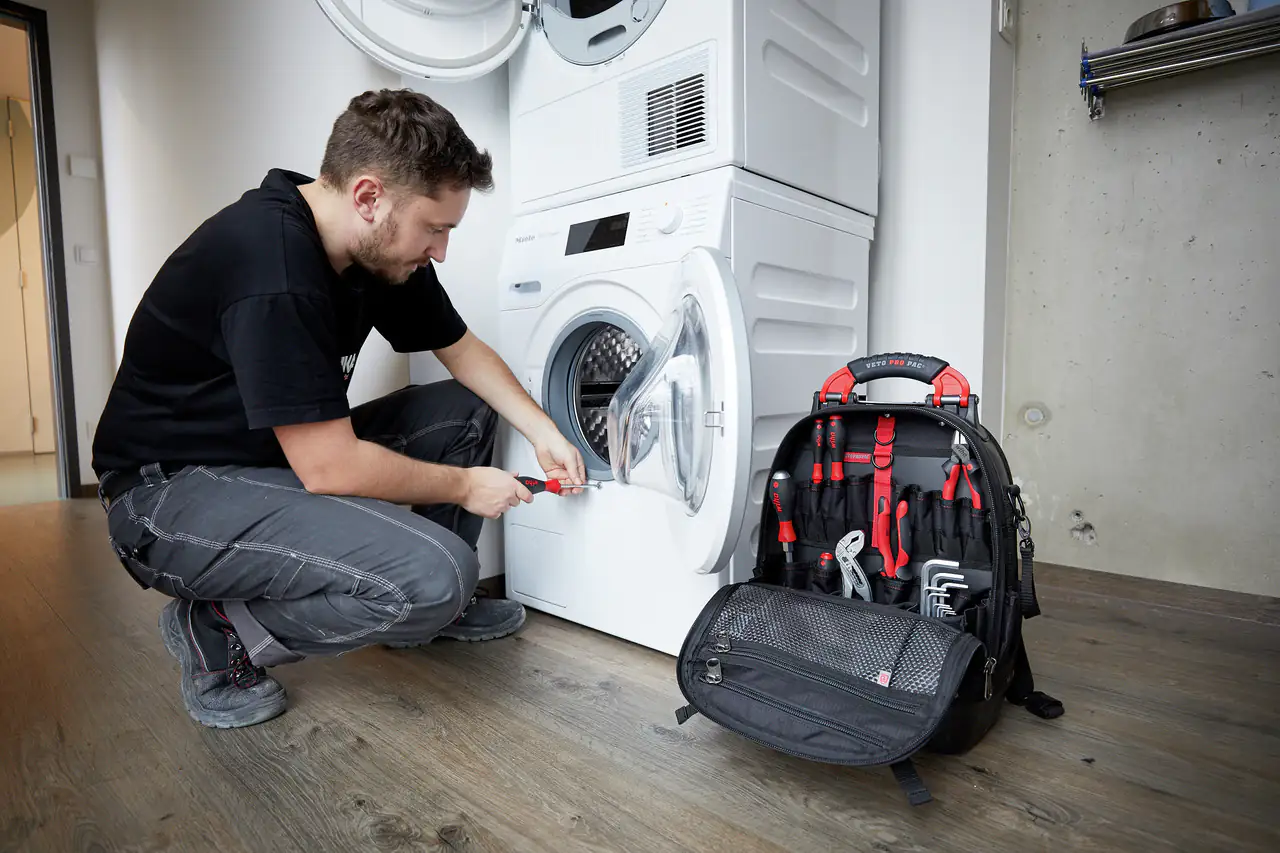 4010995451547_5 Wiha Werkzeug-Rucksack Set L mechanic 65-teilig