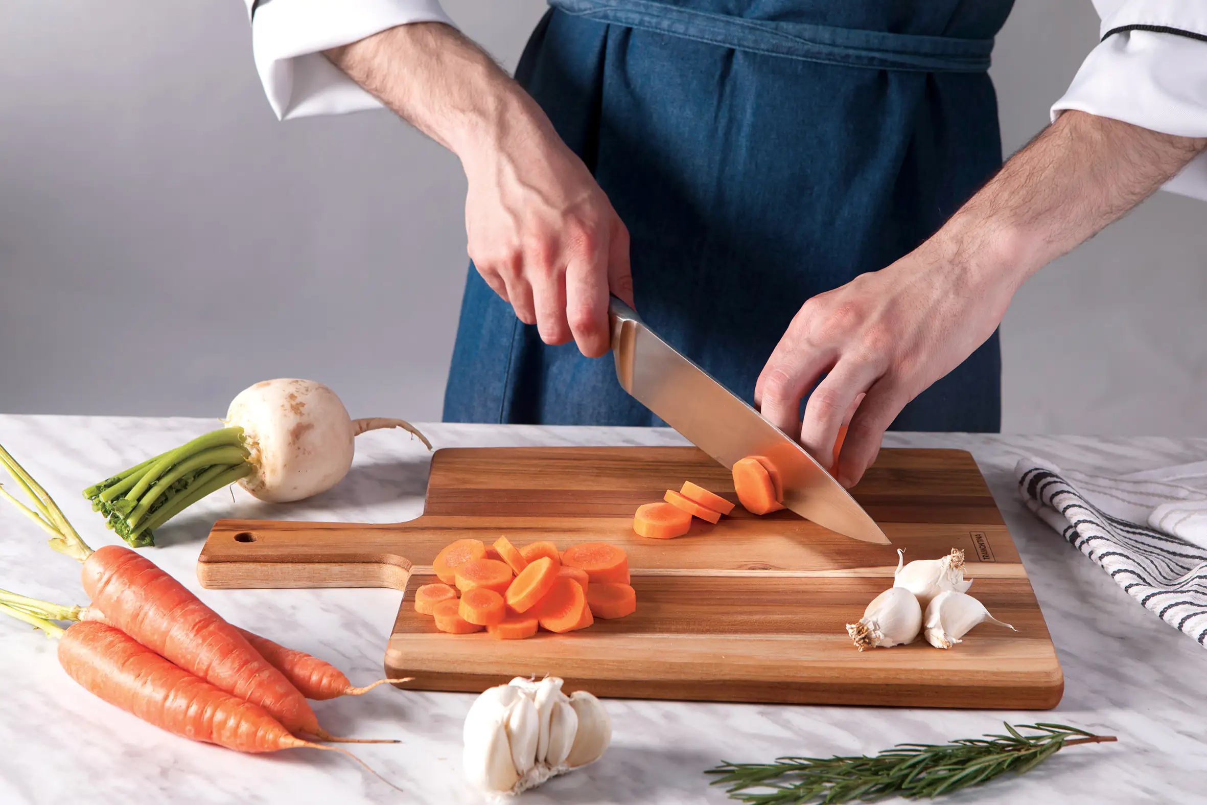 Tramontina Teakholz Servier-Schneidebrett Landhaus aus Teakholz