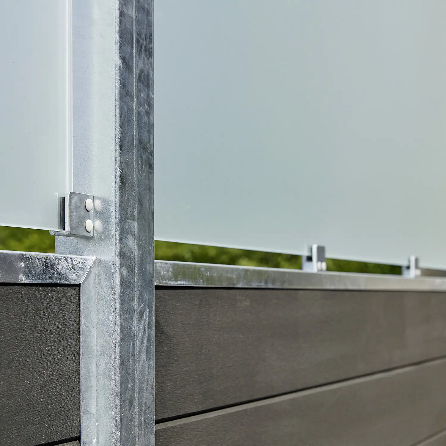 Plus WPC Zaun Futura mit Glas 180 x 145 cm Schiefergrau Plus WPC Zaun Futura mit Glas 180 x 145 cm Schiefergrau