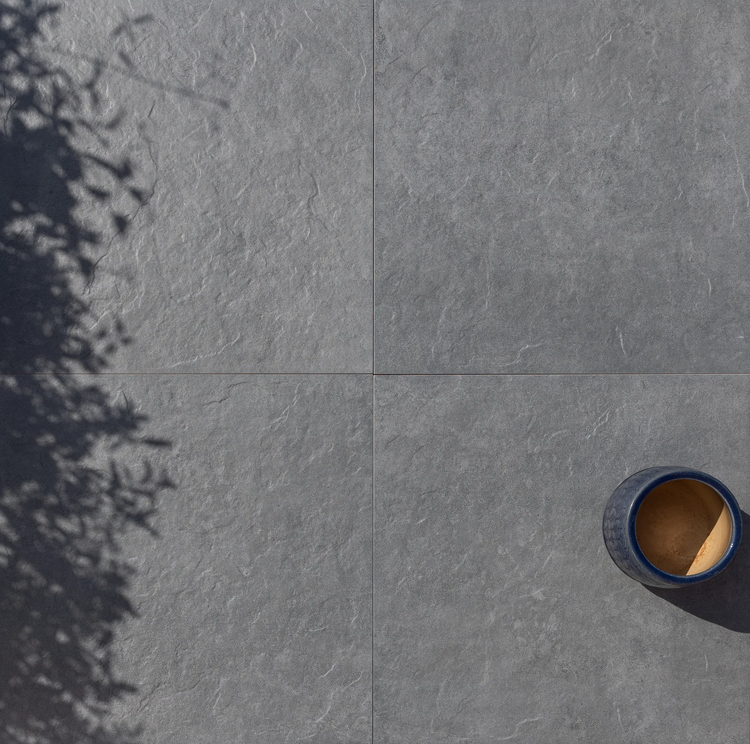 Terrassenplatte Feinsteinzeug Manchester 60 x 60 x 2 cm anthrazit