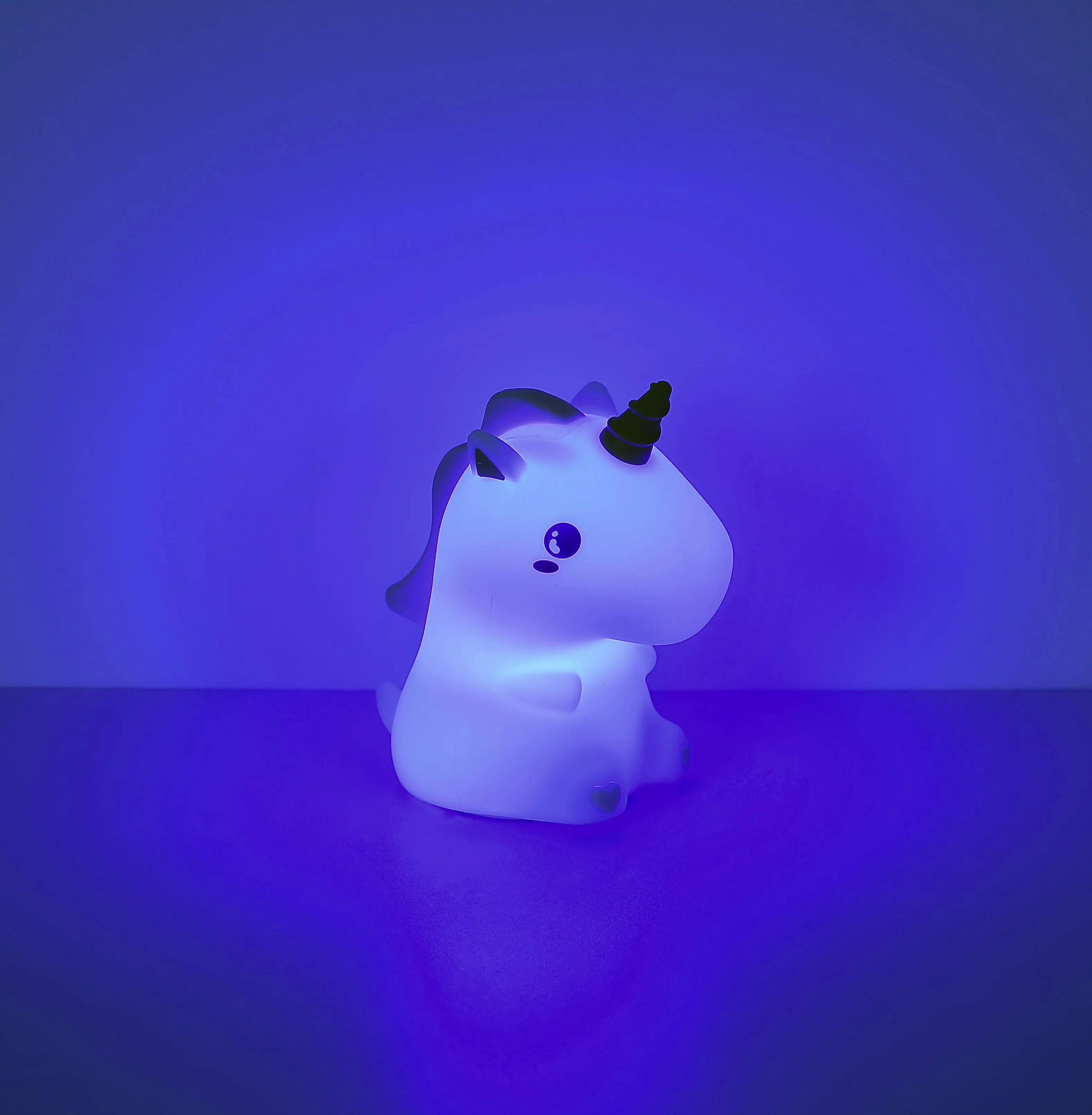 Globo Akku Tischleuchte Unicorn 1.5W RGBW weiß Kunststoff