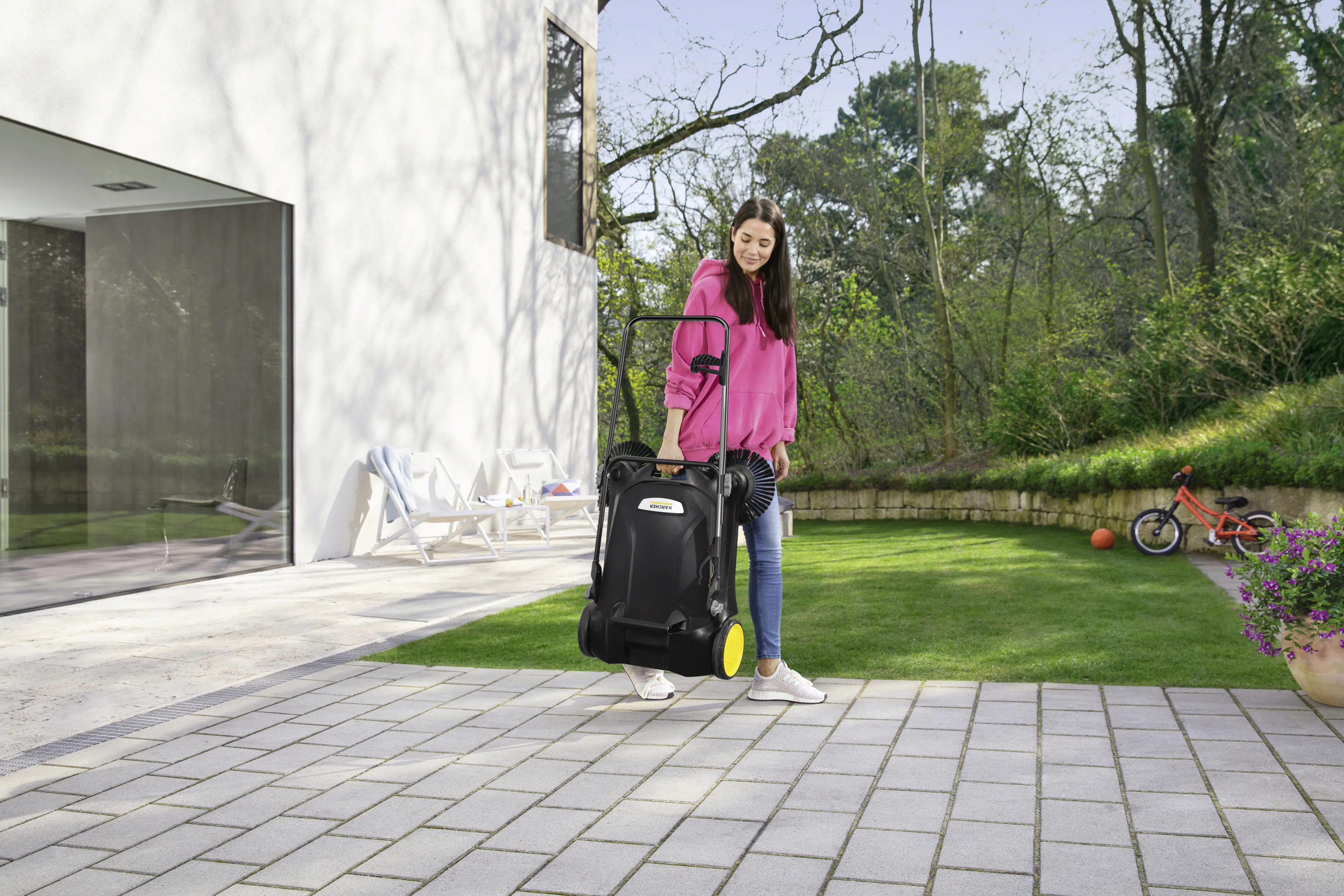 Kärcher Kehrmaschine S 4 Twin Go!Further inkl. Greifzange 68 cm Arbeitsbreite