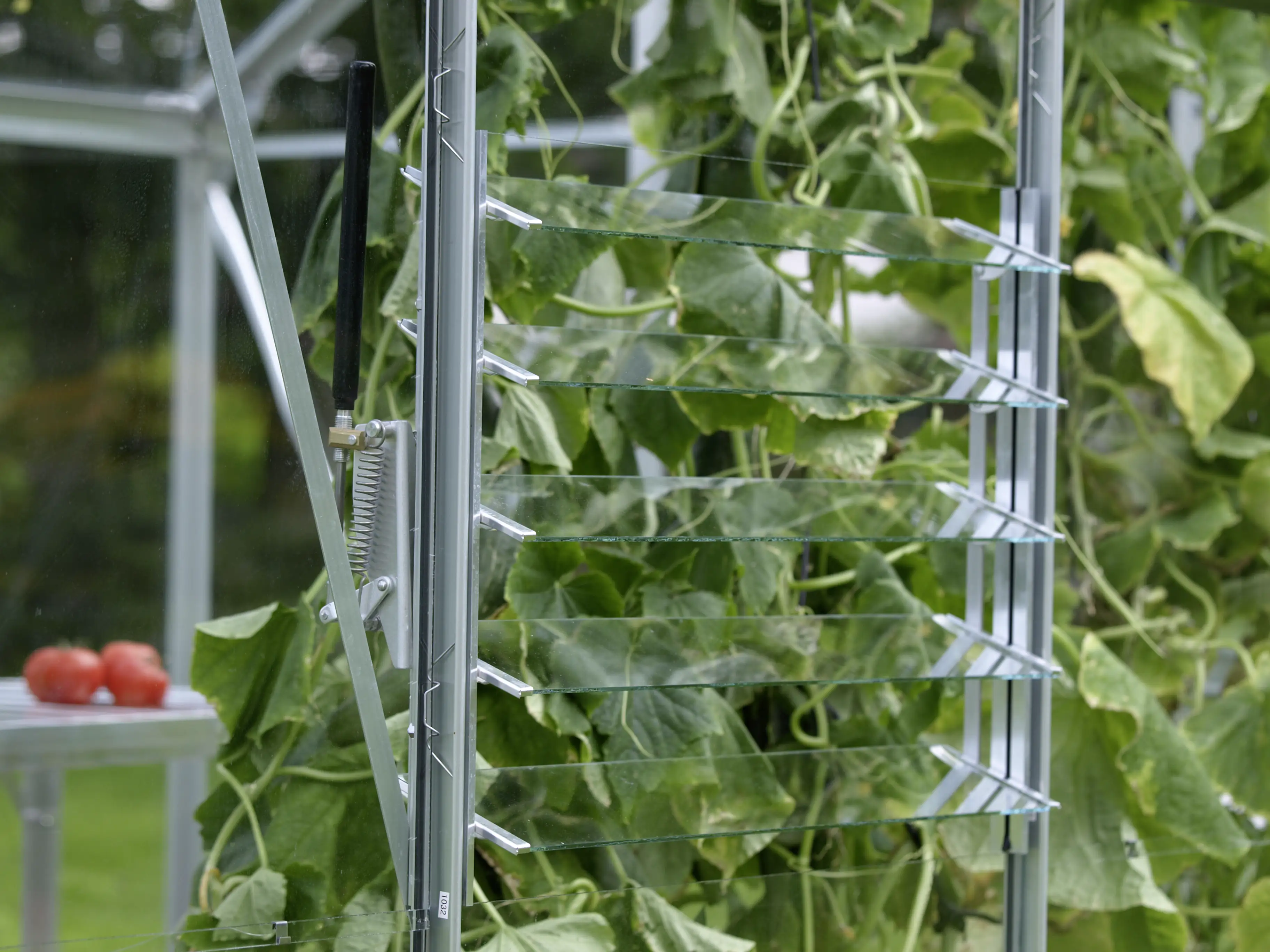 Vitavia Lamellen-Wandfenster 61 x 45 cm aluminium