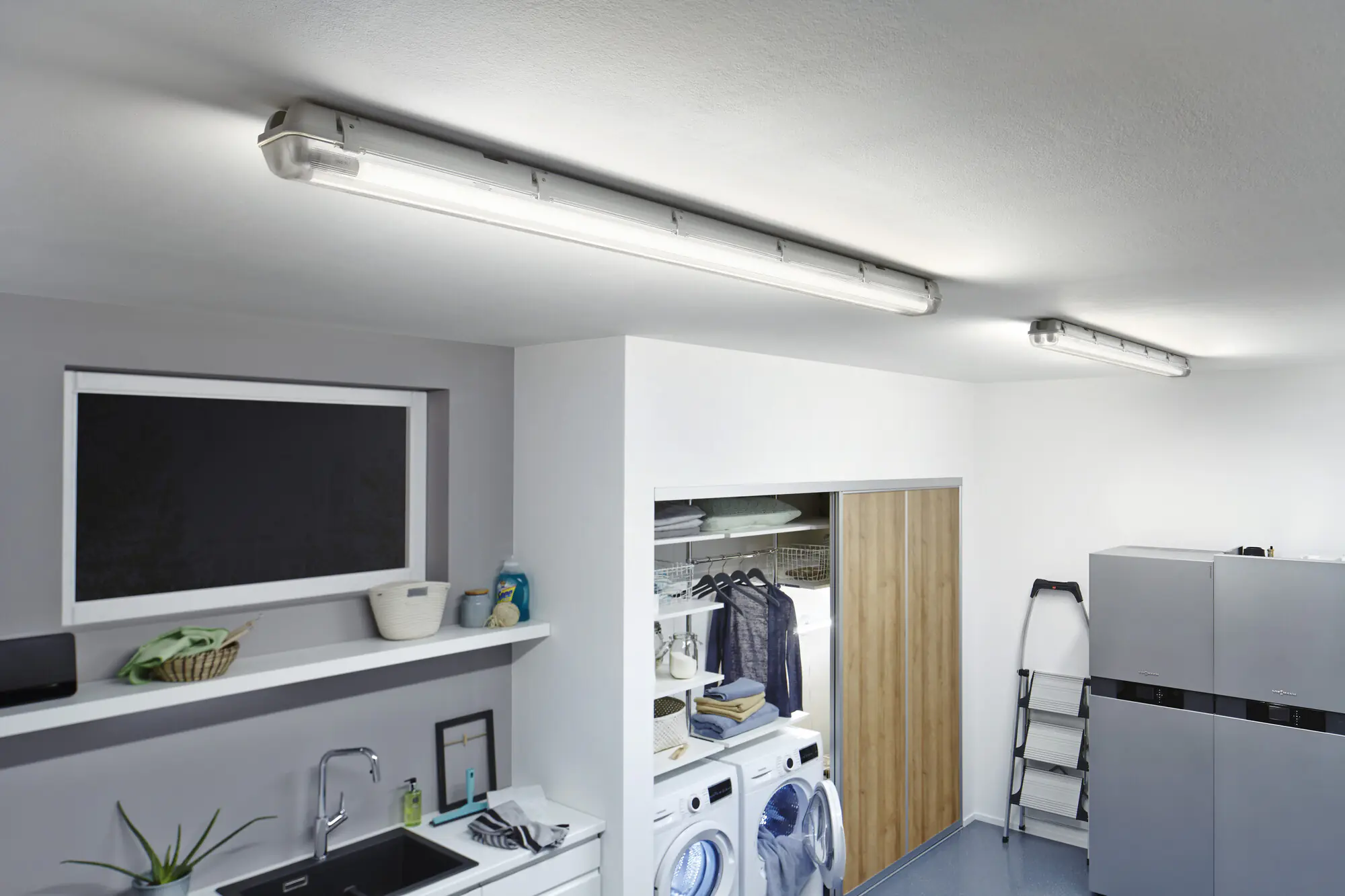 Osram Feuchtraumleuchte Damp Proof Essential 126 cm grau 30 W