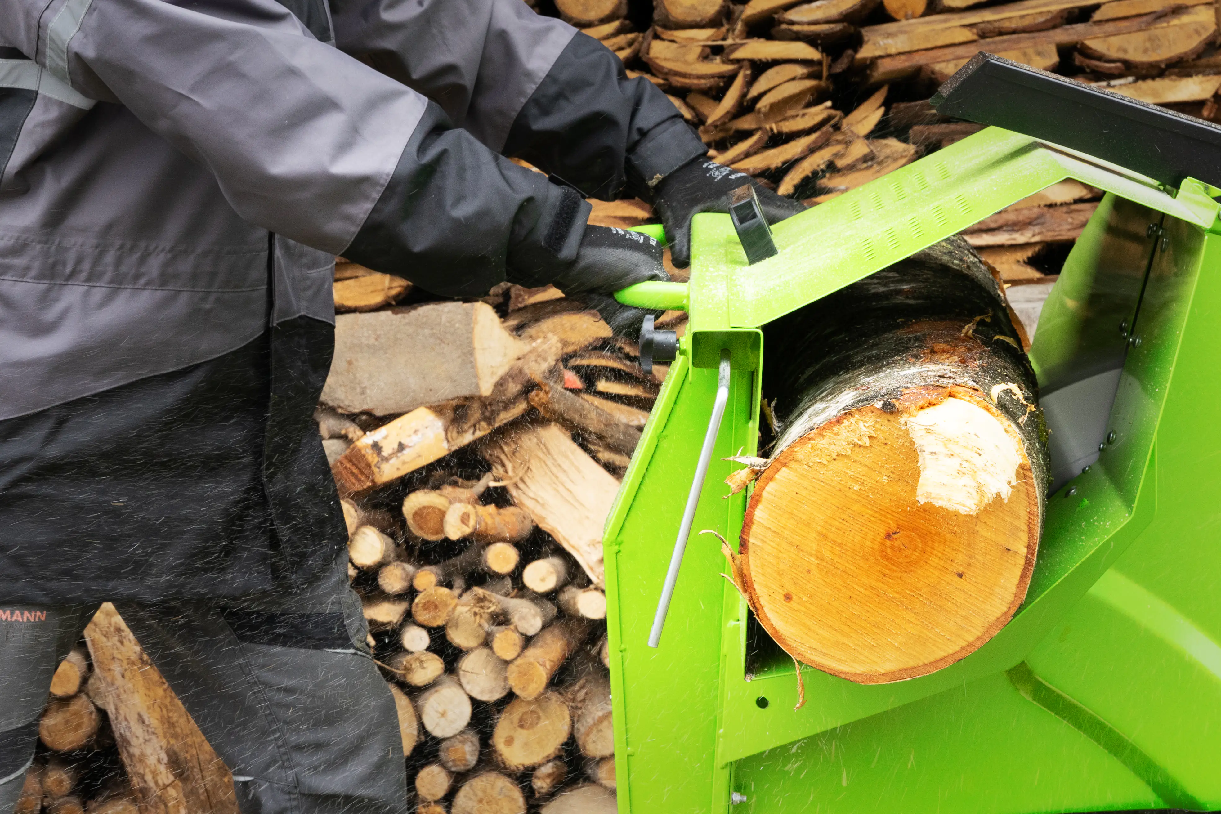 Zipper Wippkreissäge ZI-WP700TN Werkstücklänge 300 -1000 mm Ø 250 mm Zipper Wippkreissäge ZI-WP700TN Werkstücklänge 300 -1000 mm Ø 250 mm