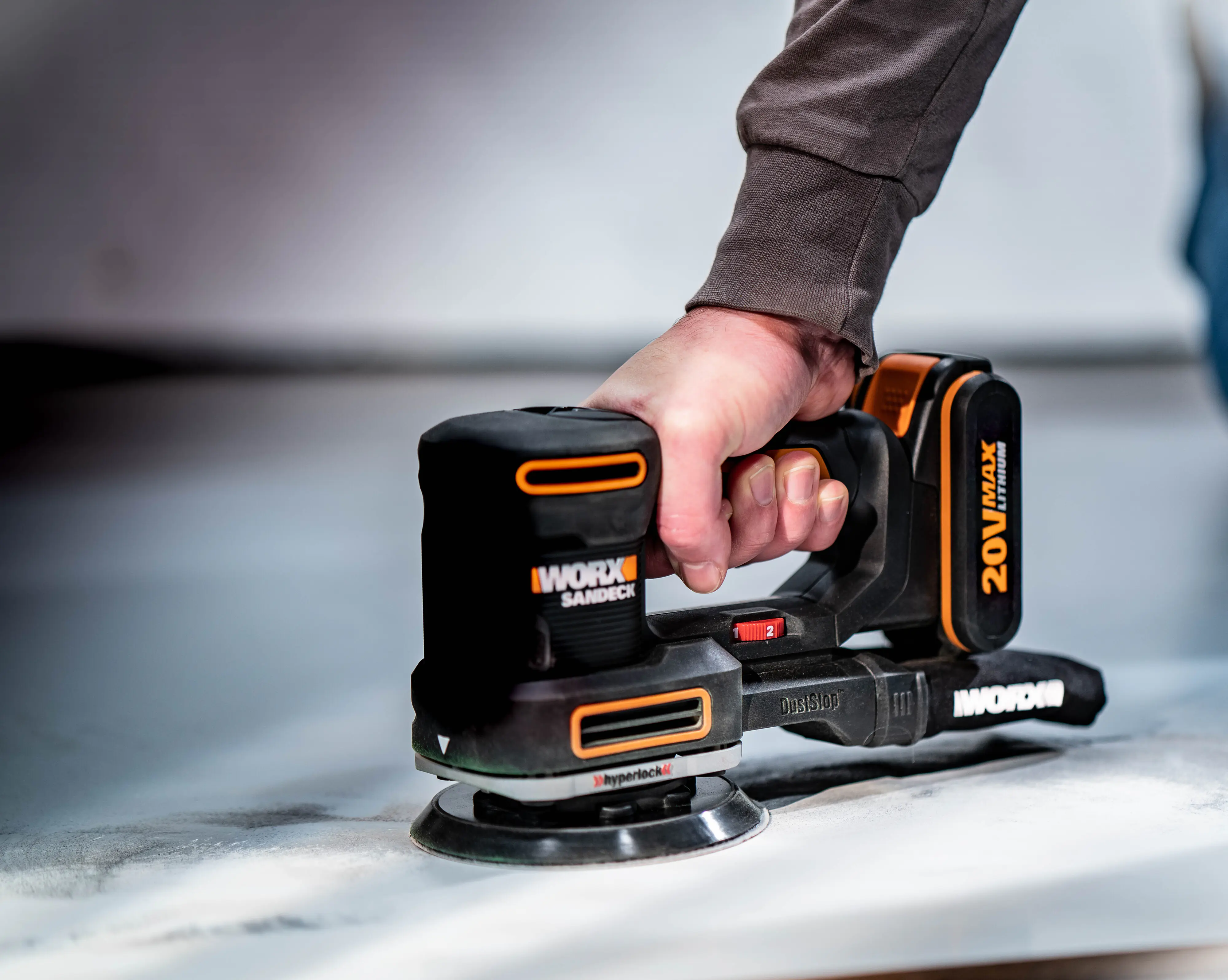 Worx Akku-Multischleifer Sonicrafter WX820 20 V inkl. Akku 2 Ah & Ladegerät Worx Akku-Multischleifer Sonicrafter WX820 20 V inkl. Akku 2 Ah & Ladegerät