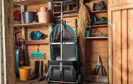 Gardena Laub und Rasensammler 49 cm Arbeitsbreite Gardena Laub und Rasensammler 49 cm Arbeitsbreite