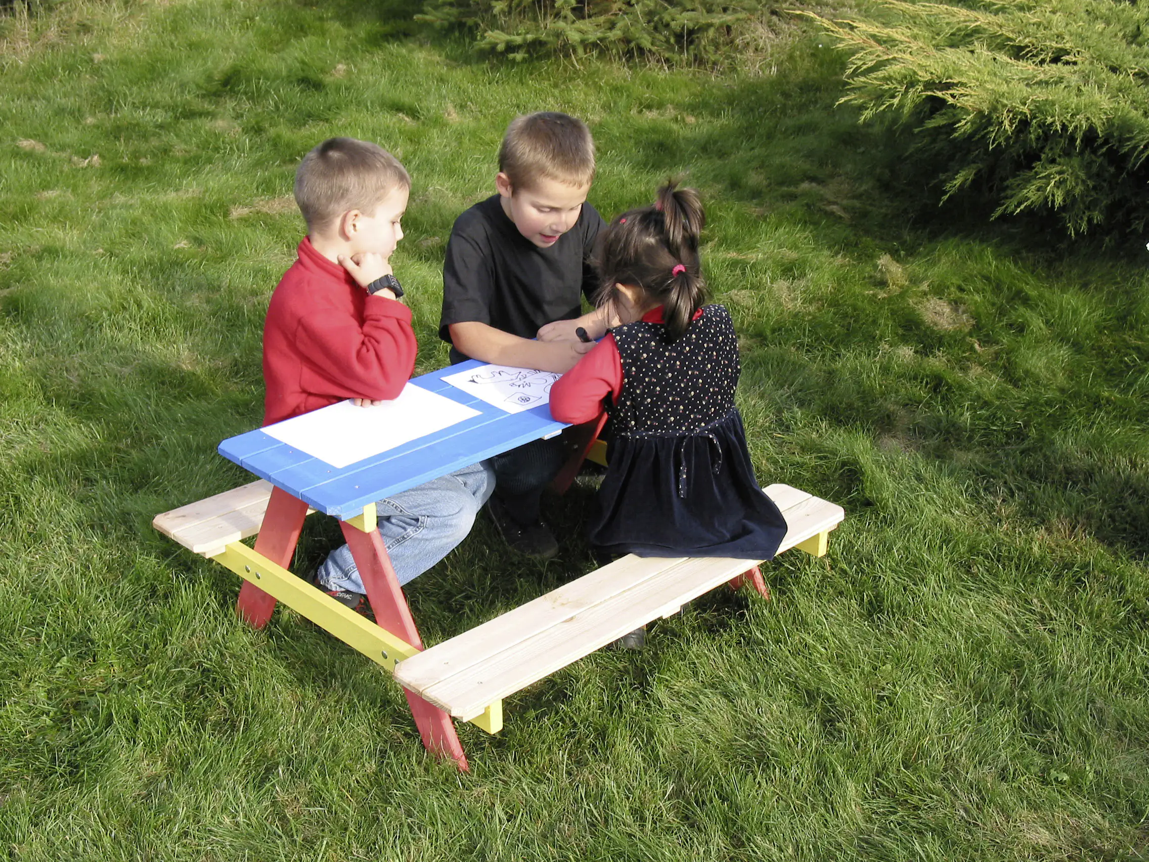 Dobar Sitzbank für Kinder mit Tisch mehrfarbig 85 x 90 x 45 cm