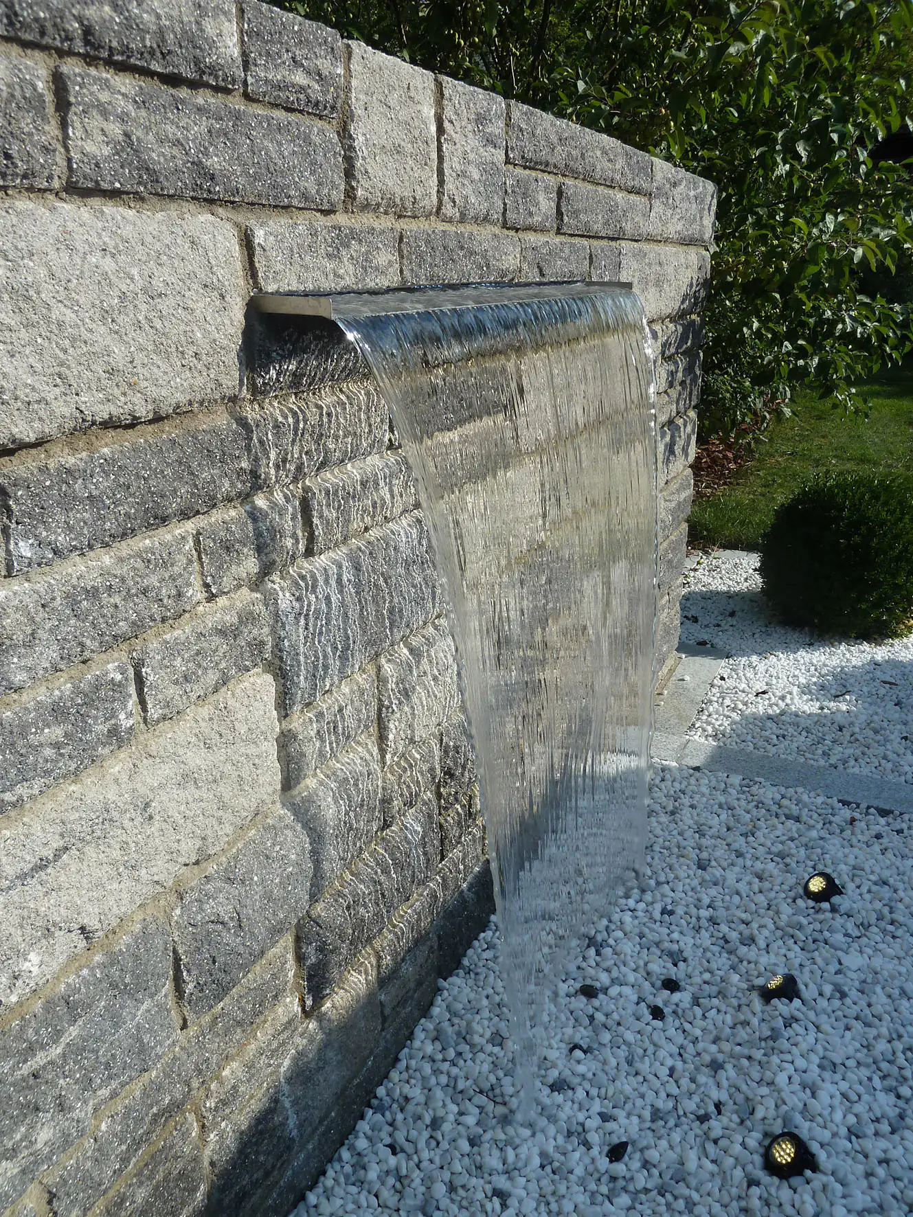 4006873407652_2 Heissner Wasserfall-Element 30 x 18 x 13 cm