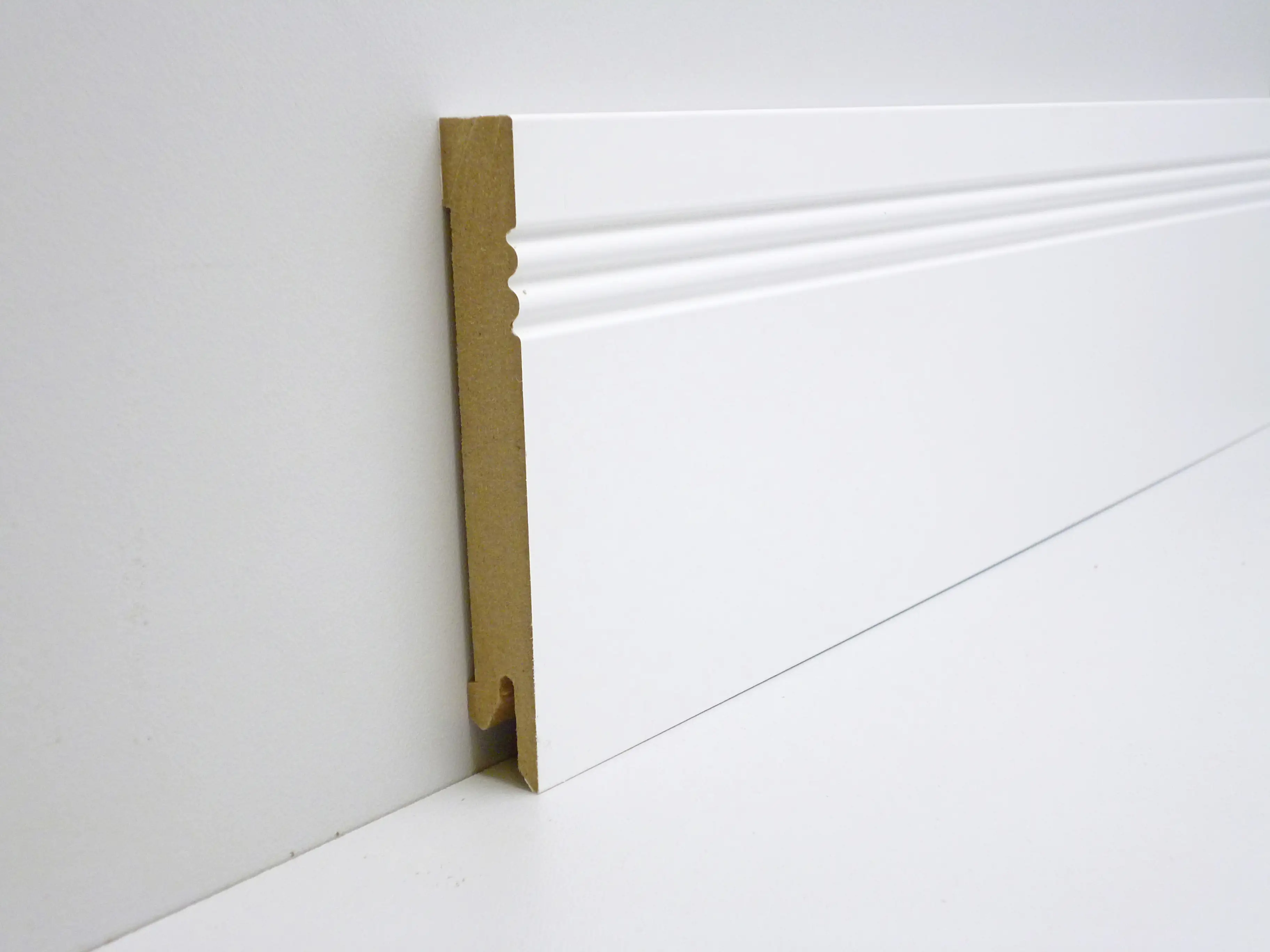 B.S. Bauprogramm Sockelleiste 250 cm 60 x 14 mm Blütenweiß