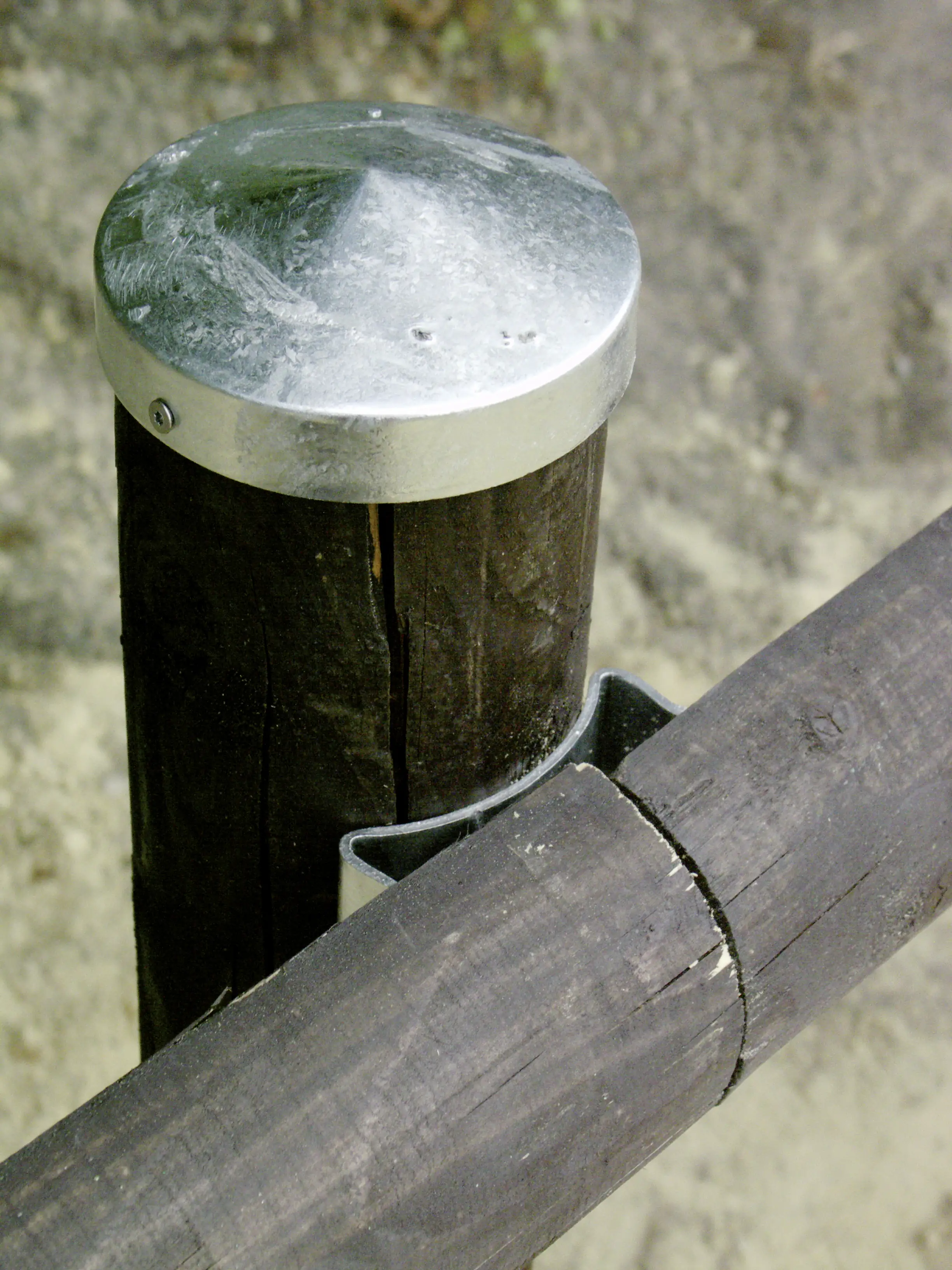 Alberts Pfostenkappe für Holzpfosten Ø 80 mm flach feuerverzinkt