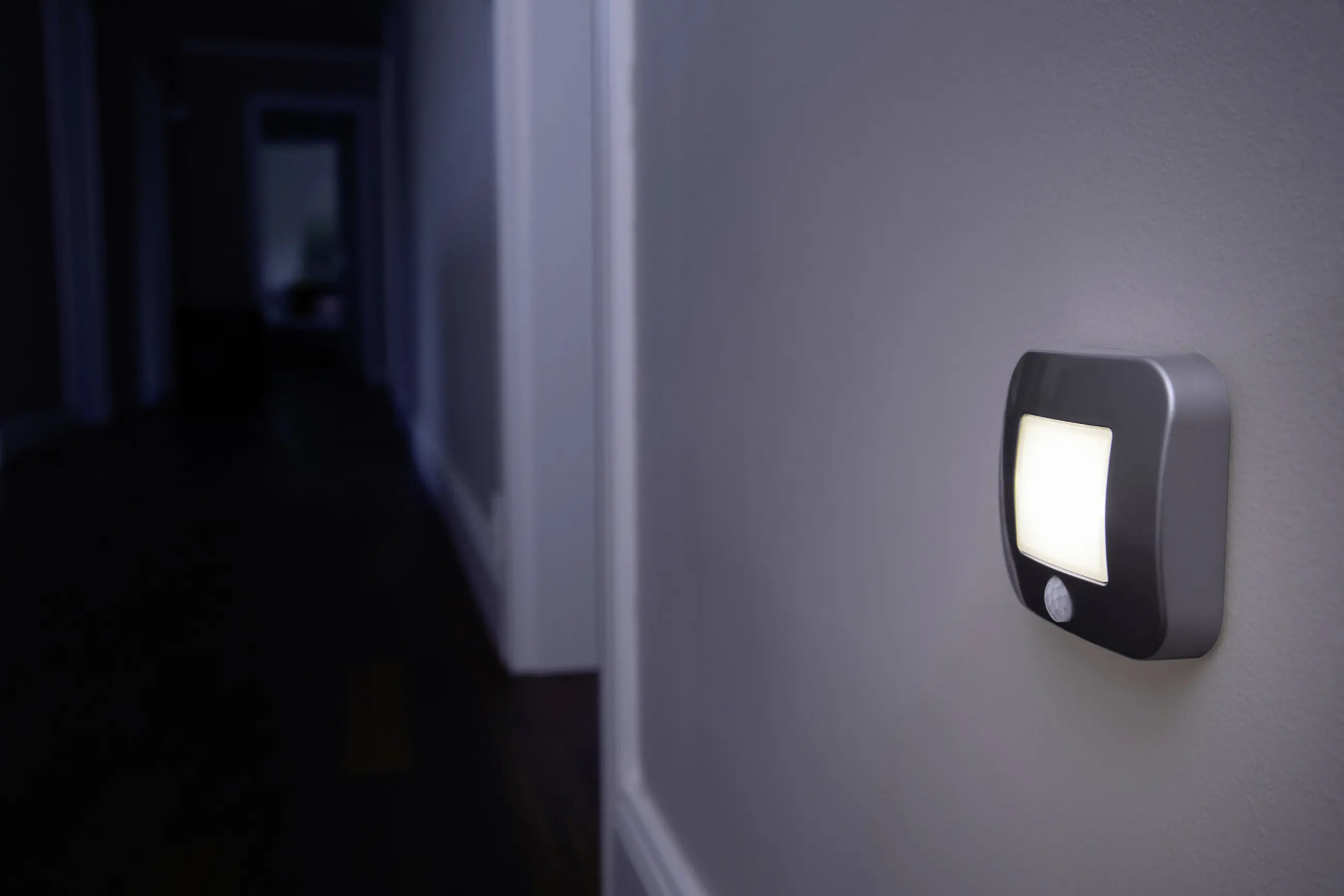 Osram LED-Nachtlicht Nightlux Hall mit Licht- & Bewegungssensor 8,4 cm kaltweiß silber