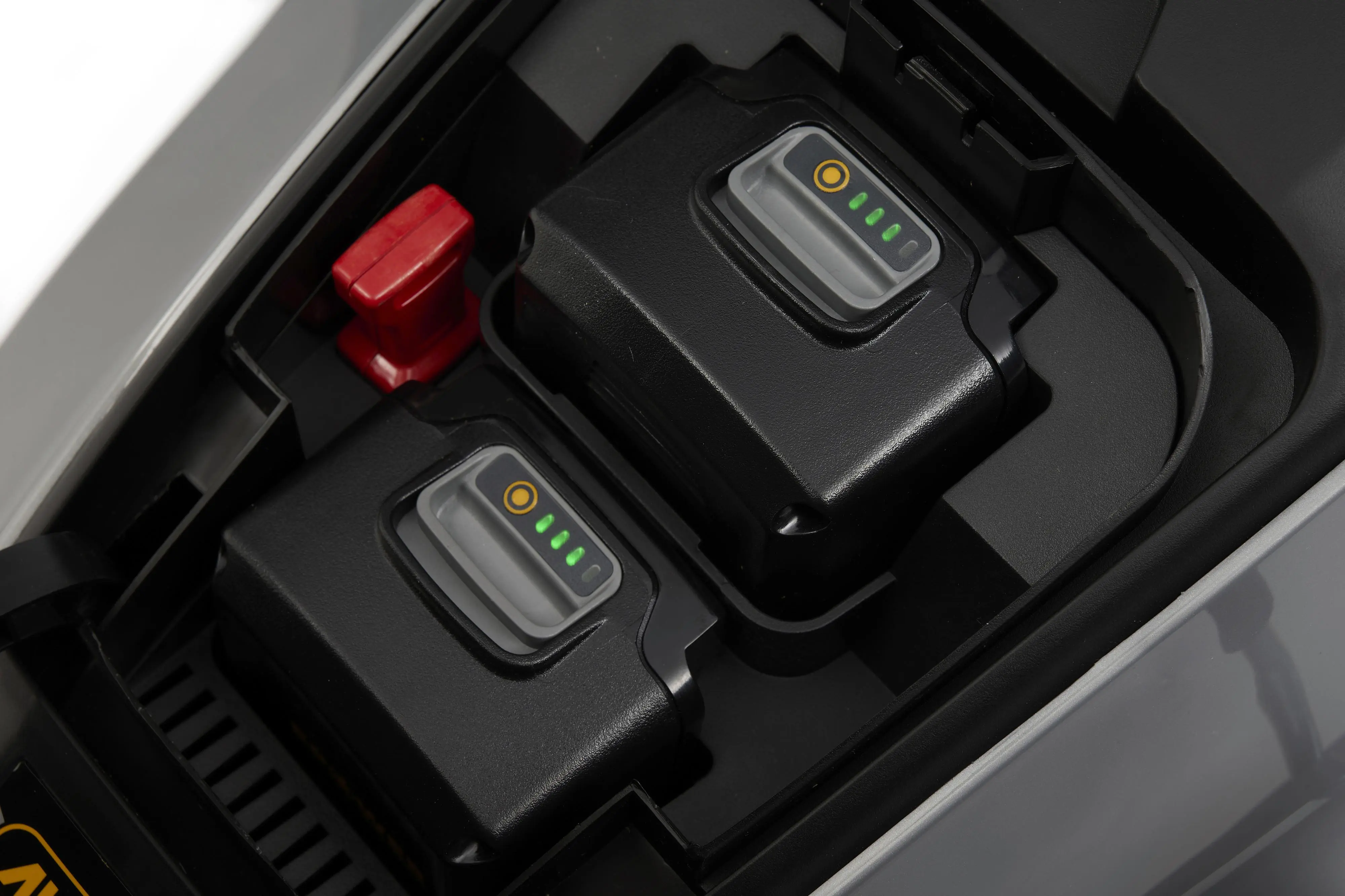 Alpina Akku-Rasenmäher AL 3820 Li 38 cm Schnittbreite inkl. 2 x 4 Ah Akku